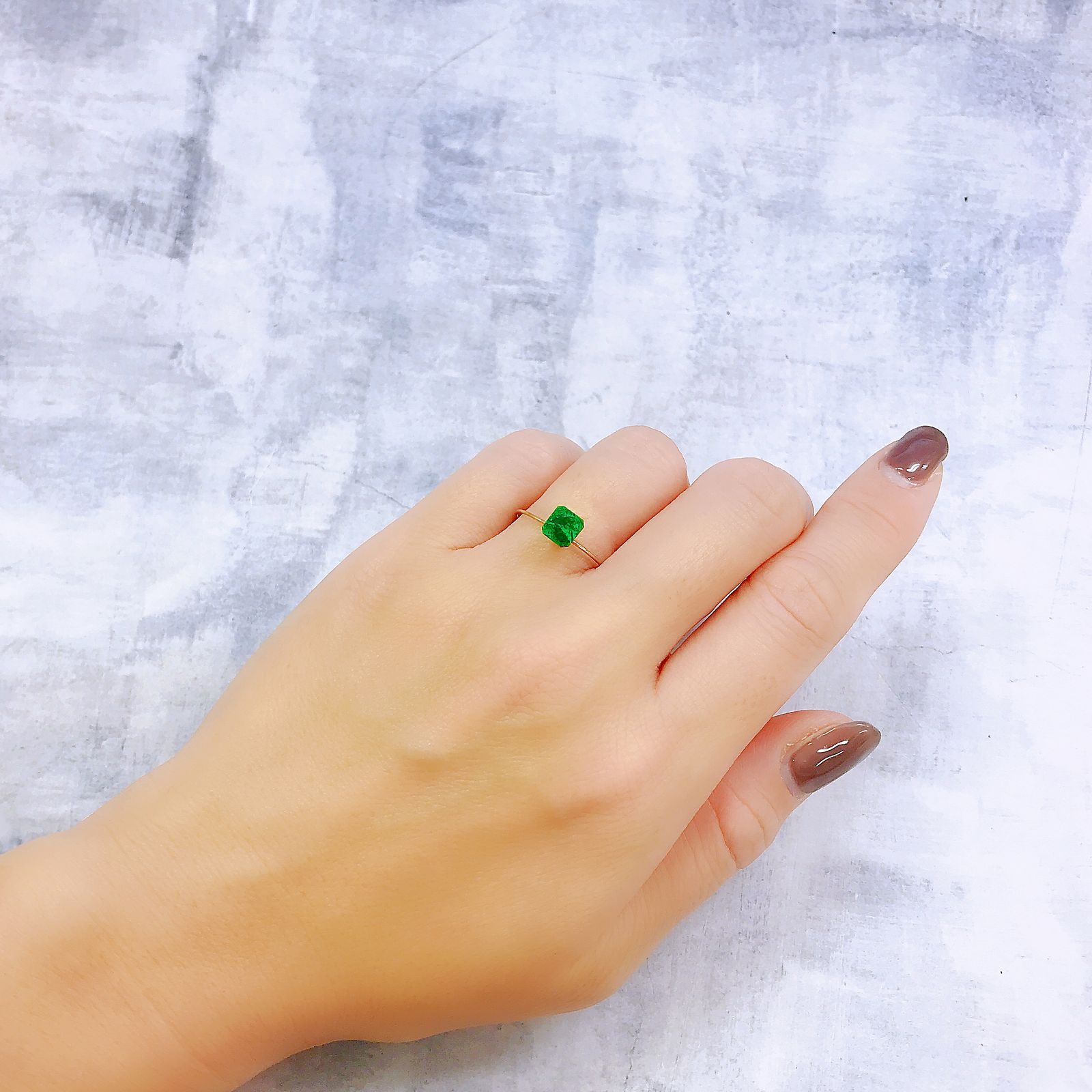 モーシッシ ビルマ産 0.69ct[220918032]5.5x5.2mm前後