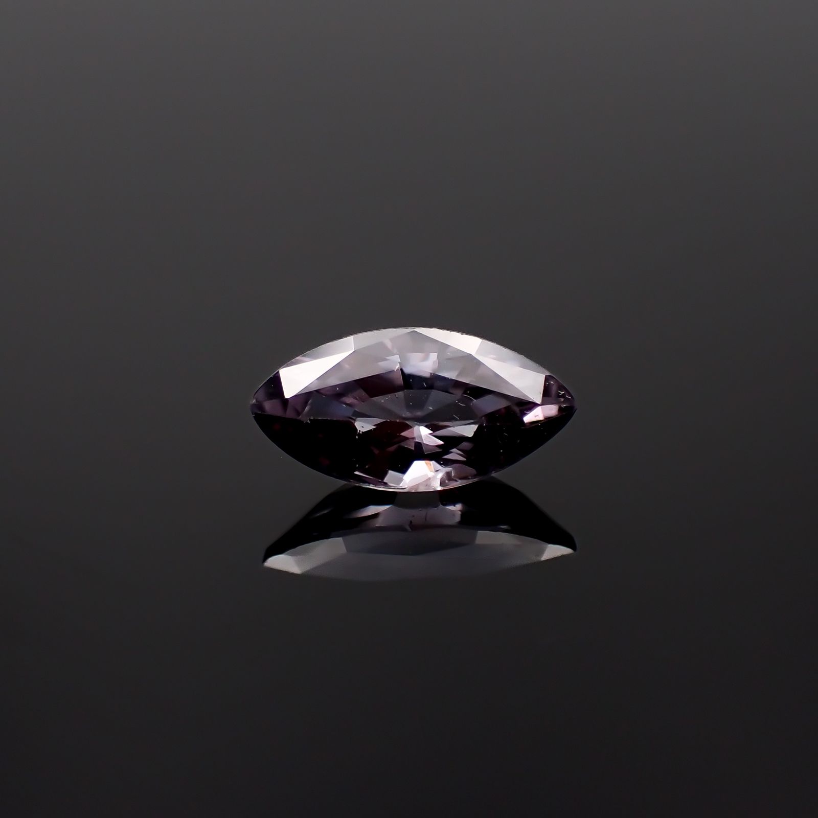 ベキリーブルーガーネット（カラーチェンジガーネット アレキタイプ）(宝石名ガーネット)マダガスカル・ベキリー産 1.10ct 識別済[231224532]9.2x4.7mm前後