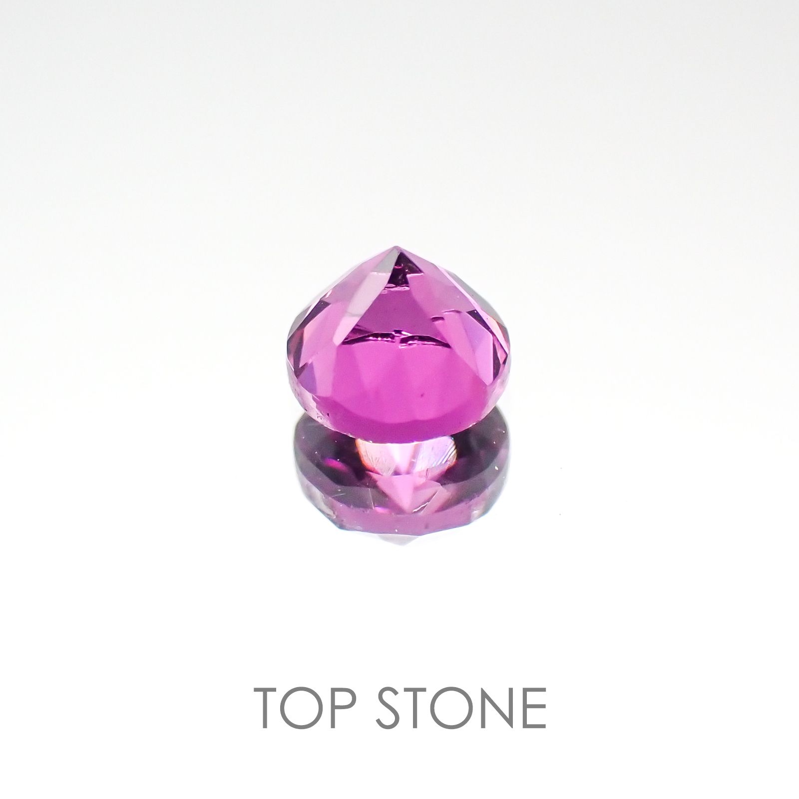 マラヤガーネット(宝石名ガーネット) タンザニア産 0.42ct 識別済[20017598]4.1×4.1mm前後