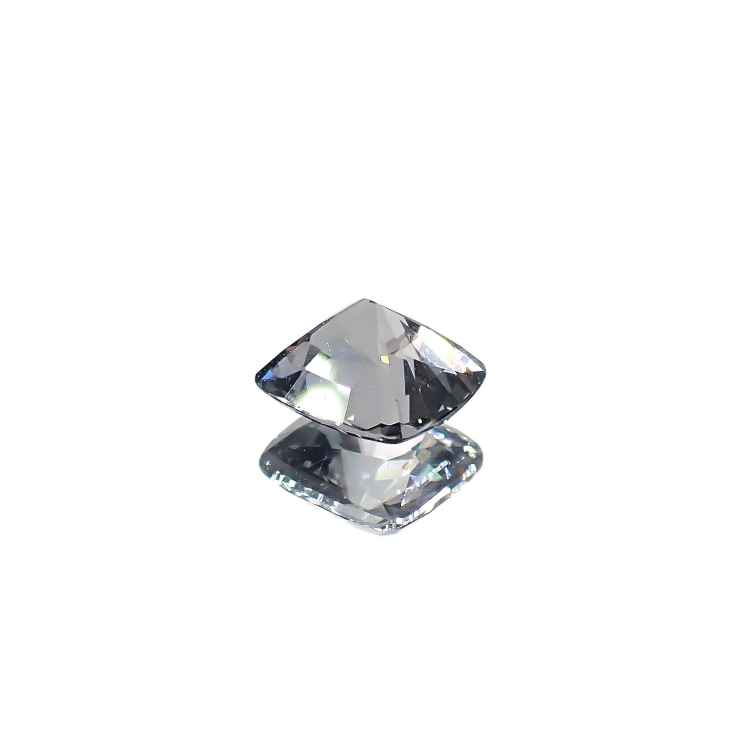 プラチナスピネル(宝石名スピネル)ビルマ産 0.88ct 識別済[250730754]5.9x5.4mm前後