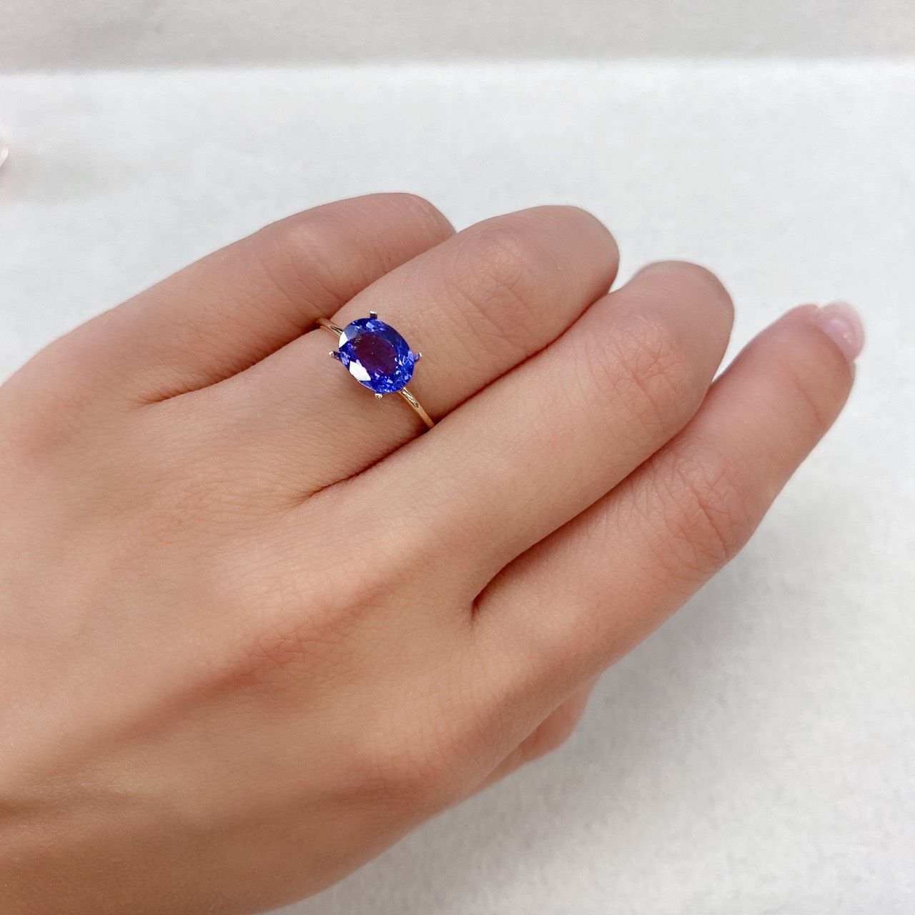 タンザナイト(宝石名タンザナイト) タンザニア産 1.38ct 識別済[210711838]8.1×6.1mm前後