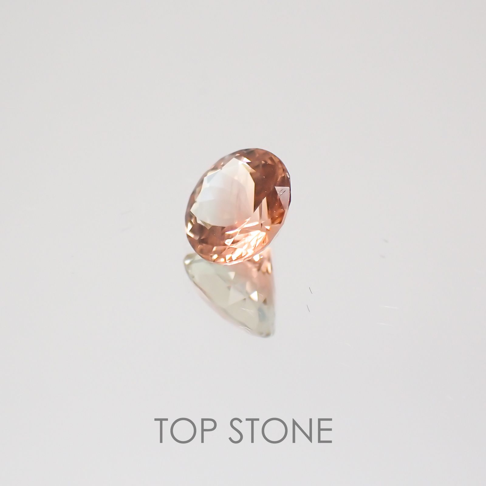 オレゴンサンストーン アメリカ産 ルース 0.71ct[20128883]5.9×5.9mm前後