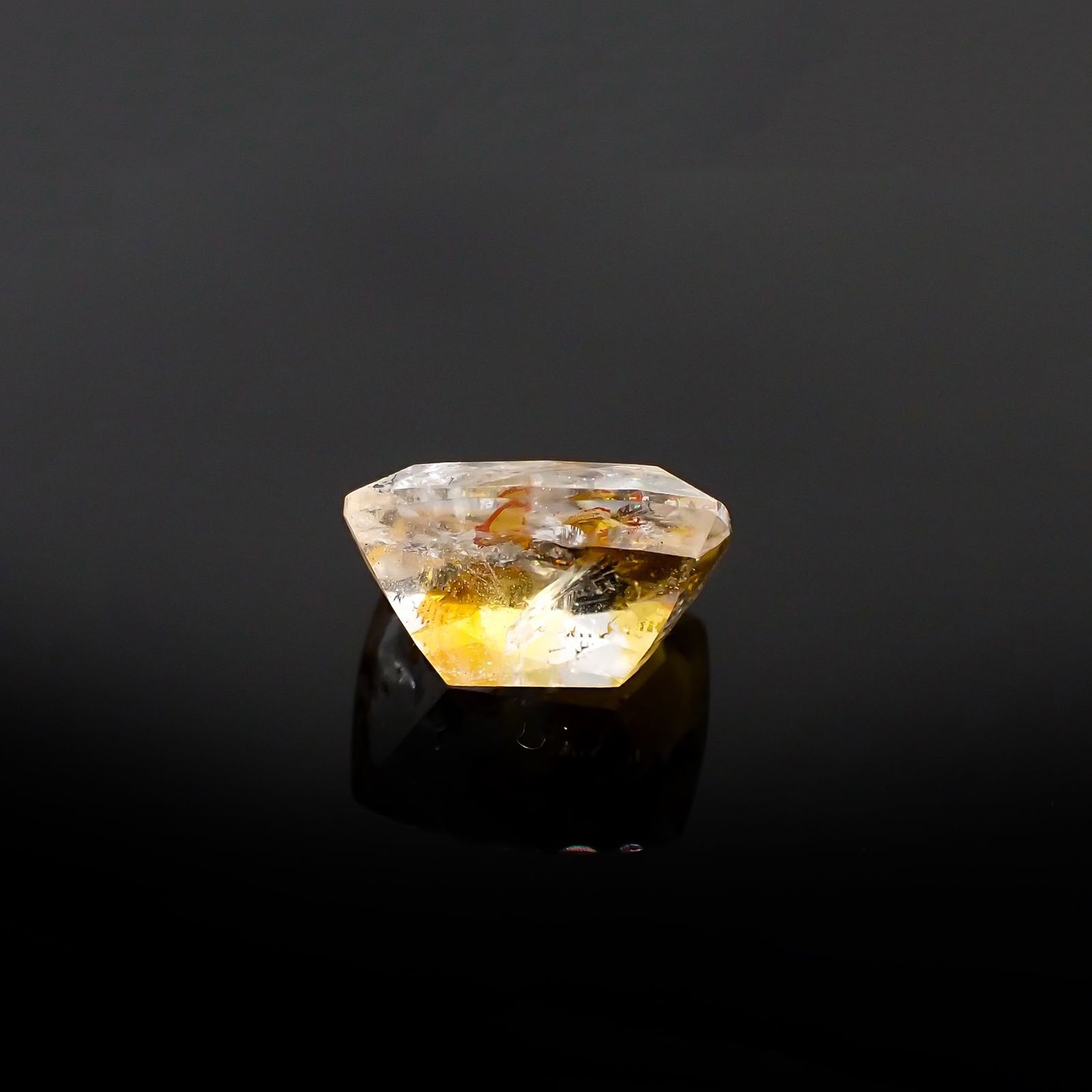 オーロラクォーツ ブラジル・ミナスジェライス産 16.80ct / 18x14.3mm前後 [220114369]