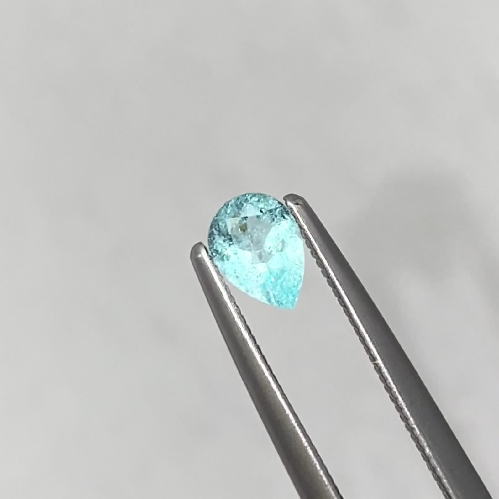 パライバトルマリン ブラジル産 0.33ct / 5.6x4mm前後 [240928744