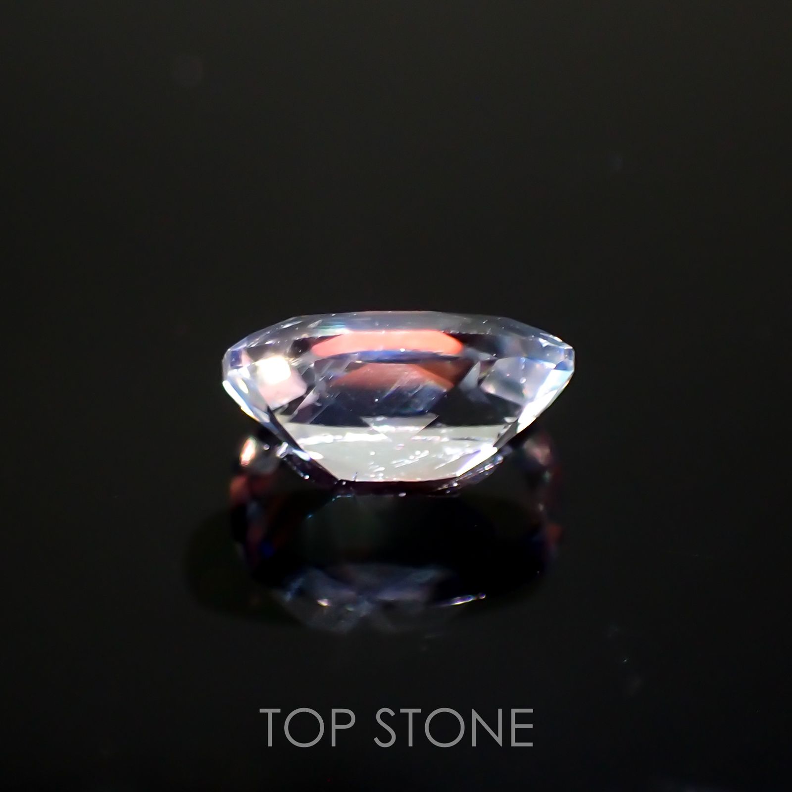 レインボームーンストーン(宝石名ラブラドライト)マダガスカル産 0.5ct 識別済[211113743]6.5x4.1mm前後