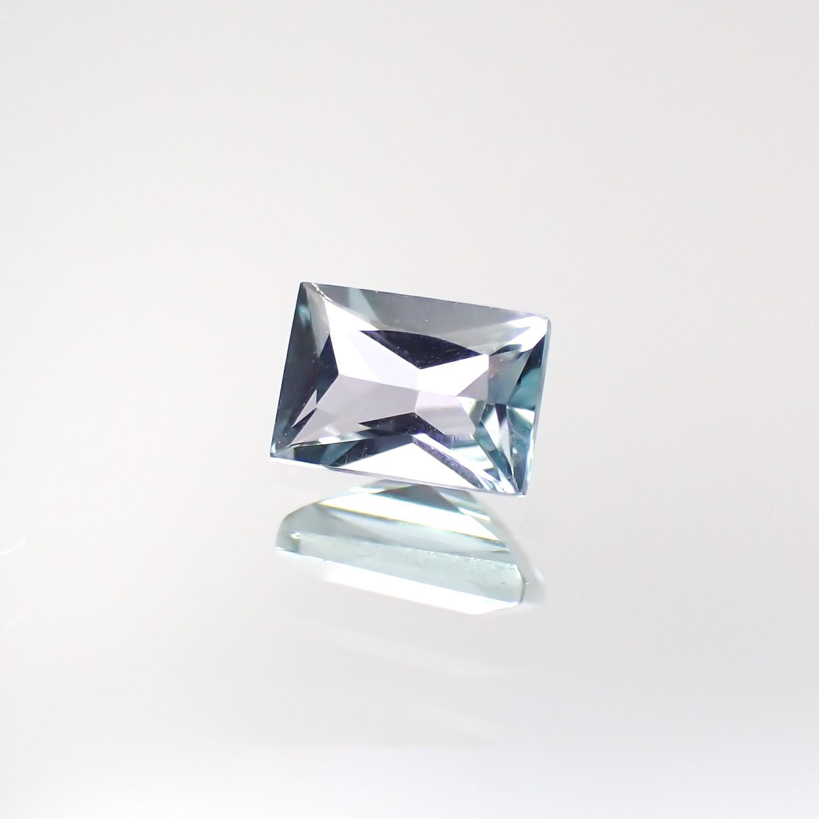 ブルーグリーンコーネルピン(宝石名コーネルピン)タンザニア産 0.11ct 識別済[240219229]3x2mm前後