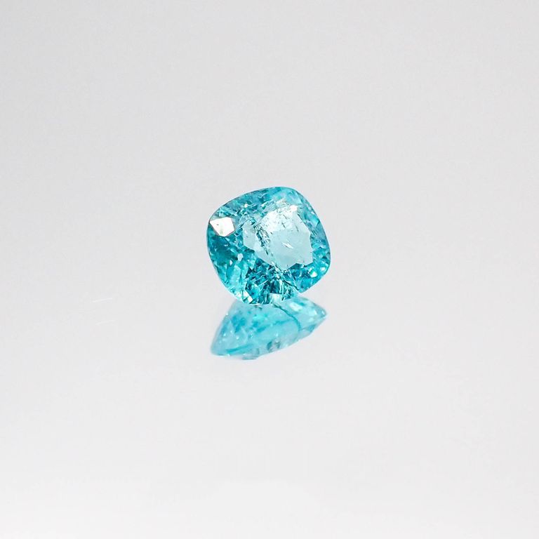 パライバトルマリン(宝石名トルマリン/別名パライバ・トルマリン)ブラジル・キントス鉱山産 0.361ct ソ付(宝貴協)[220817268]4.74x4.3mm前後
