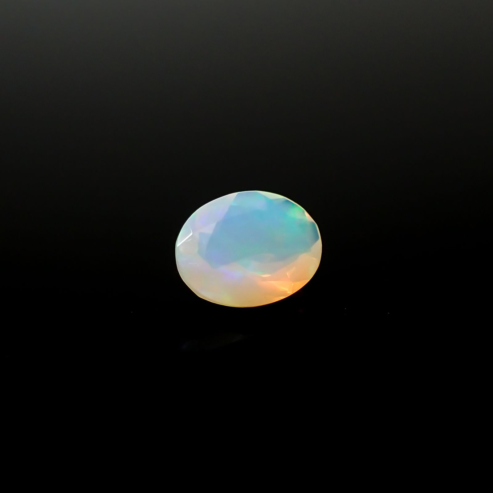 エチオピアオパール エチオピア産 0.57ct[240125323]7.8x6mm前後