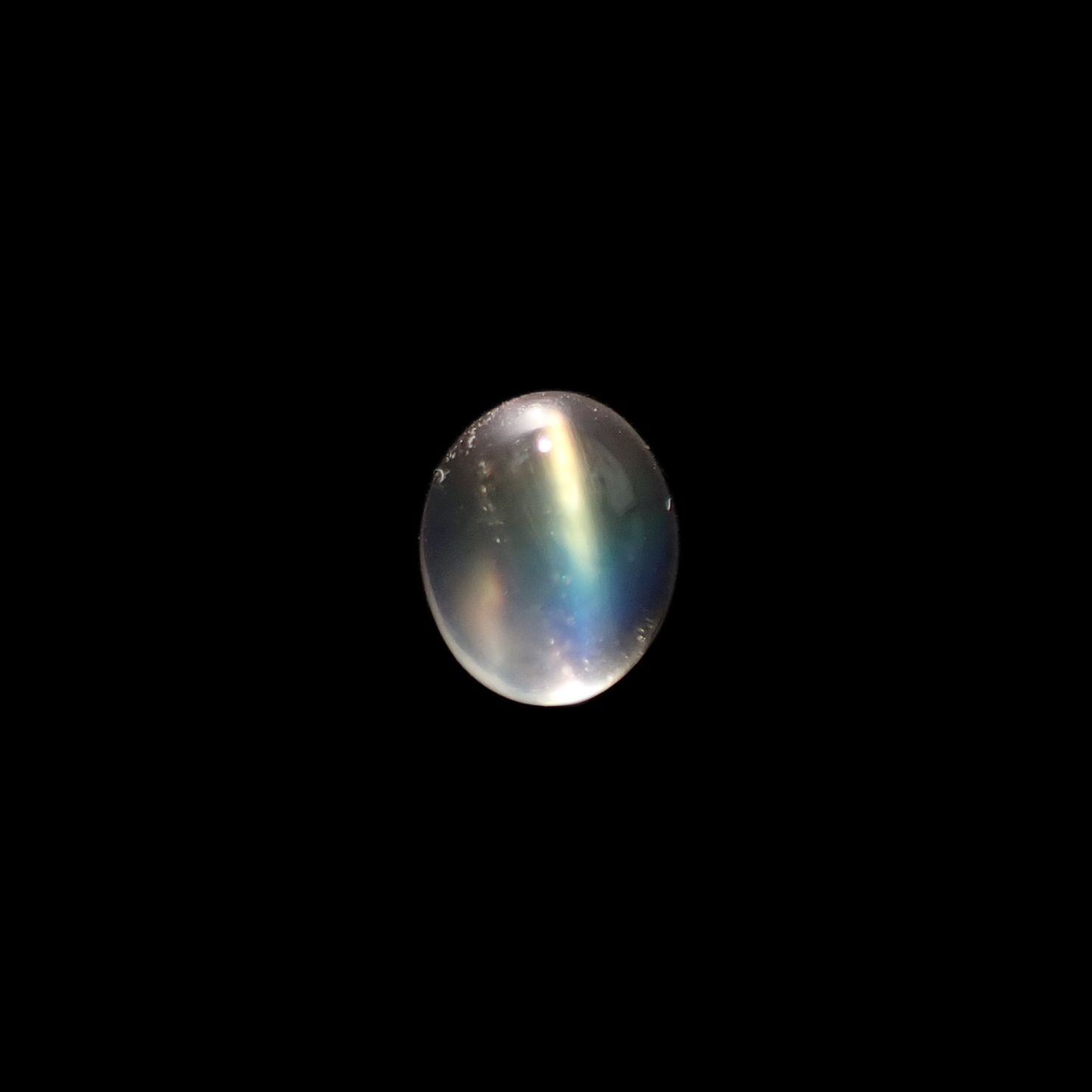 レインボームーンストーン(宝石名アンデシン)インド・タミルナードゥ州産 0.76ct 識別済[240828624]5.9x4.8mm前後