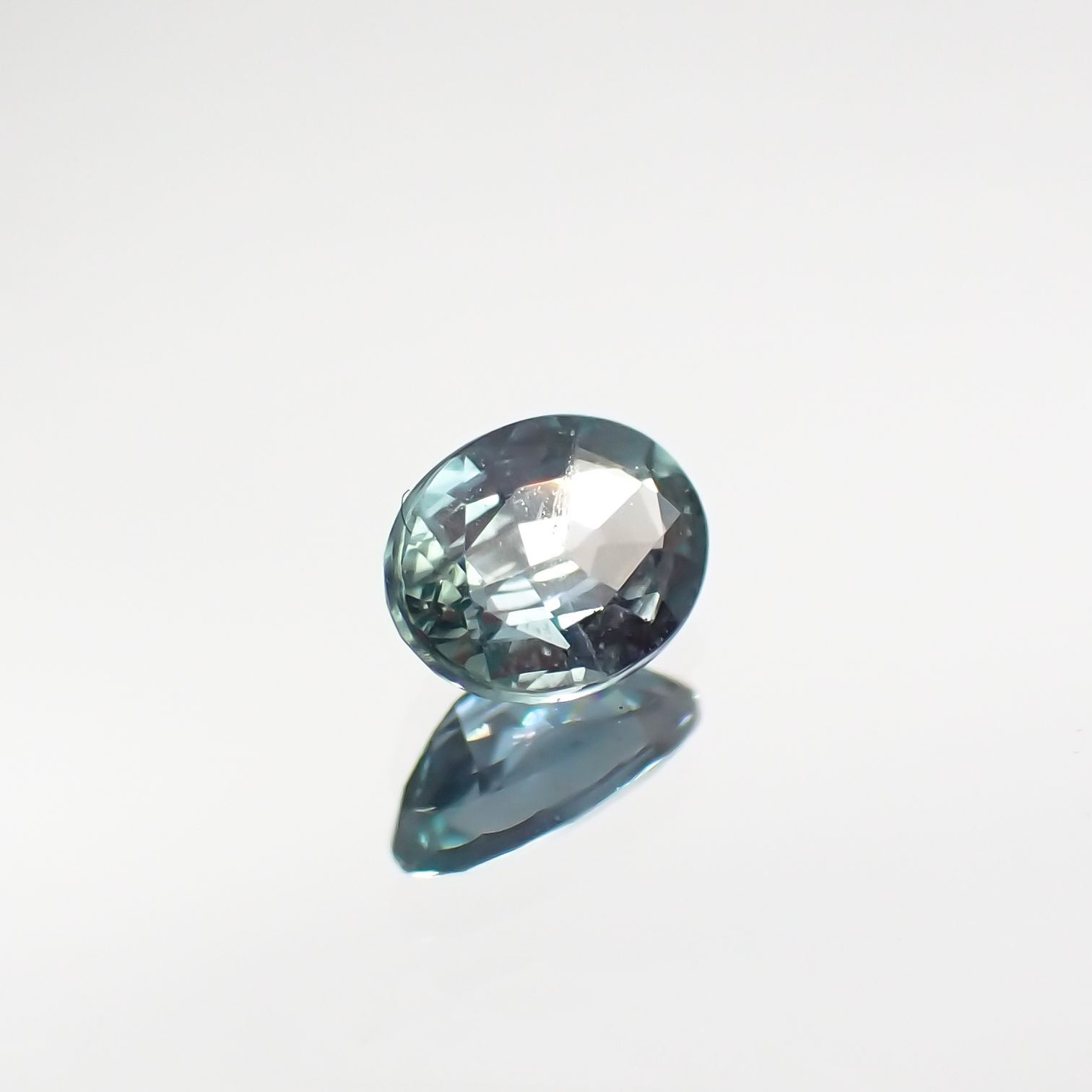 アレキサンドライト(宝石名アレキサンドライト) ブラジル産 0.12ct 識別済[210711869]3.6×2.5mm前後