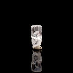 ダンビュライト原石 メキシコ産 9.85ct / 20x8.1mm前後 [260532170]