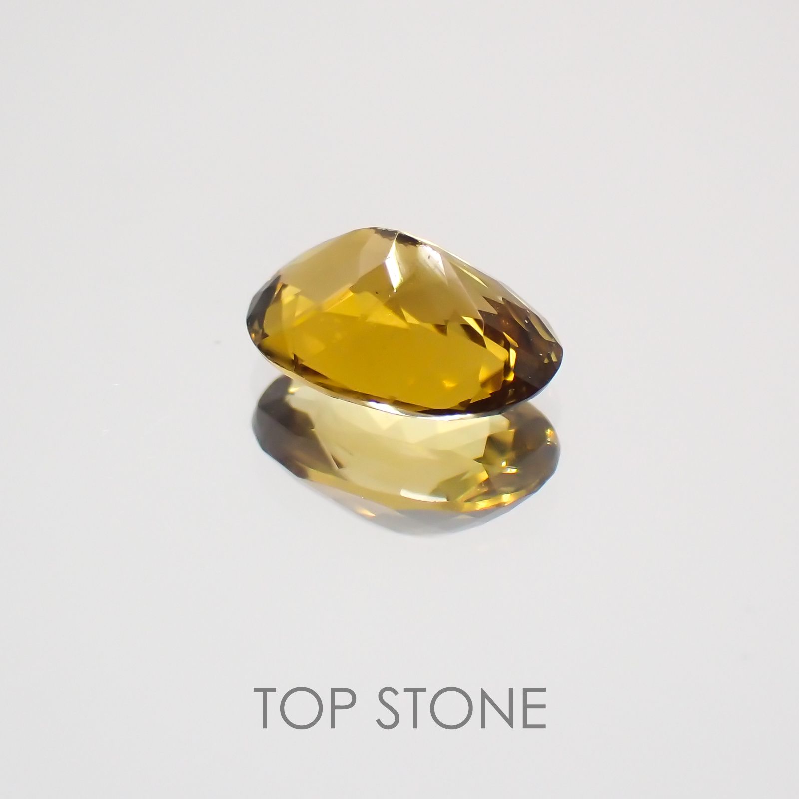 コンドロダイト パキスタン産 ルース 0.588ct  ソーティング付き[21019591]6.4×4.5mm前後