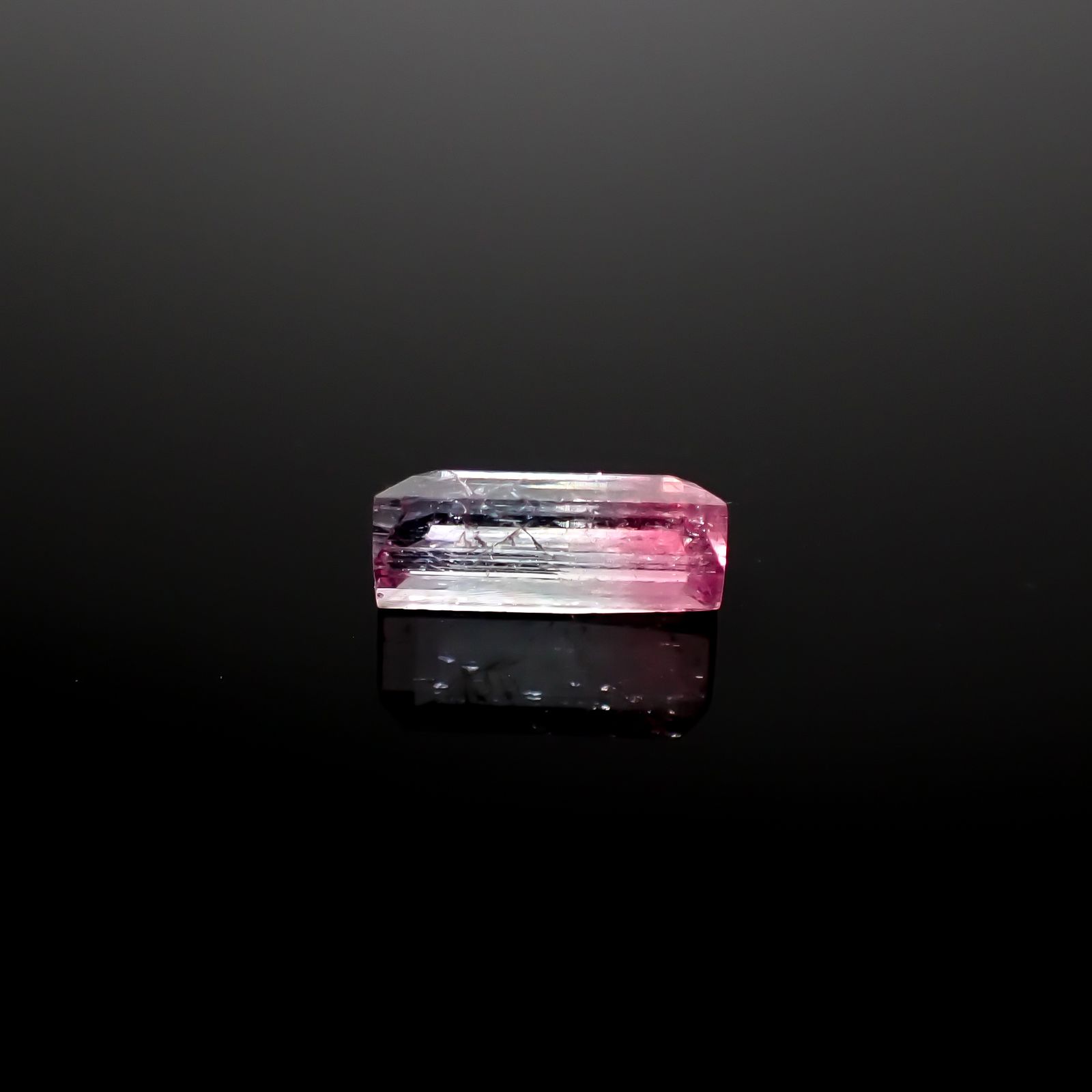 バイカラートルマリン アフガニスタン産 1.64ct [241029402]8.9x5.3mm前後