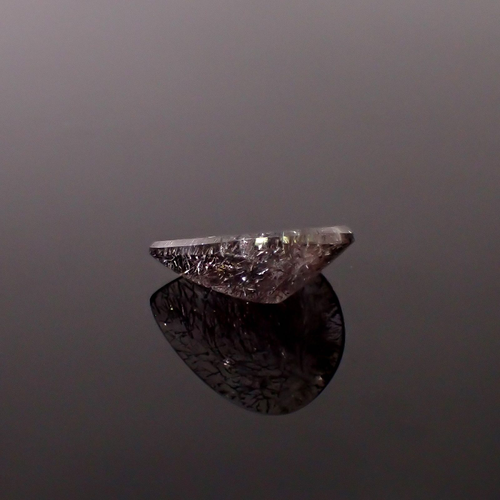 スーパーセブン ブラジル産 33.10ct / 28.4x24.4mm前後 [260231686]