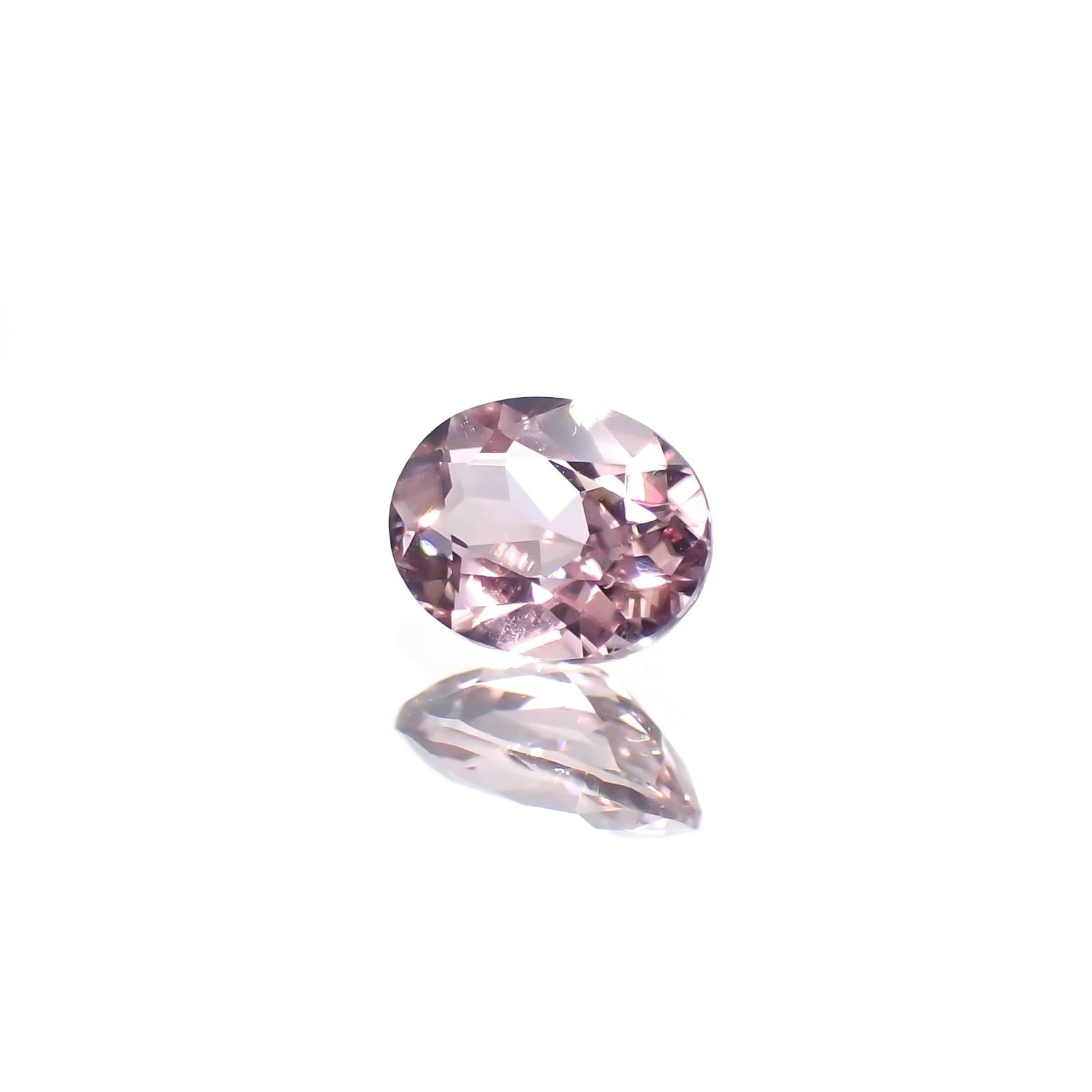 ピンクダイアスポア(宝石名ダイアスポア) アフガニスタン産 識別済 0.38ct / 5.2x4mm前後 [210812434]