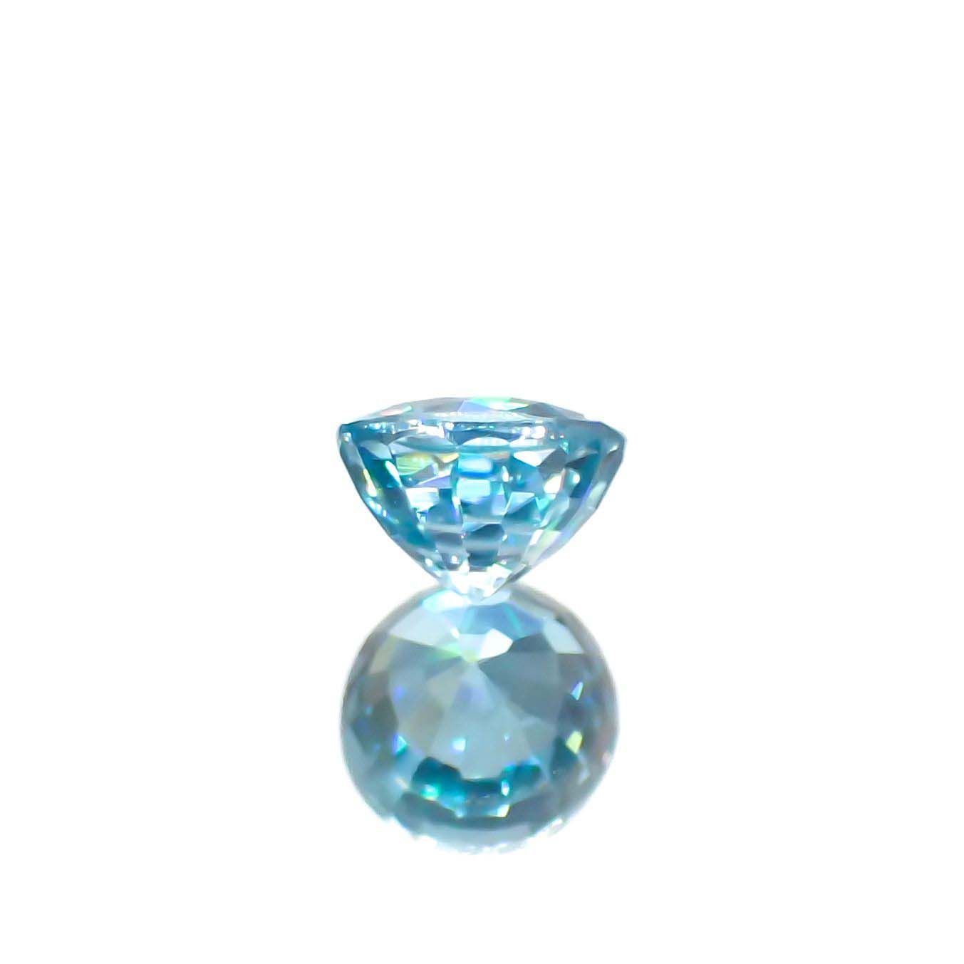 ブルージルコン(宝石名ジルコン)カンボジア産 0.59ct 識別済[220817505]4.5x4.4mm前後