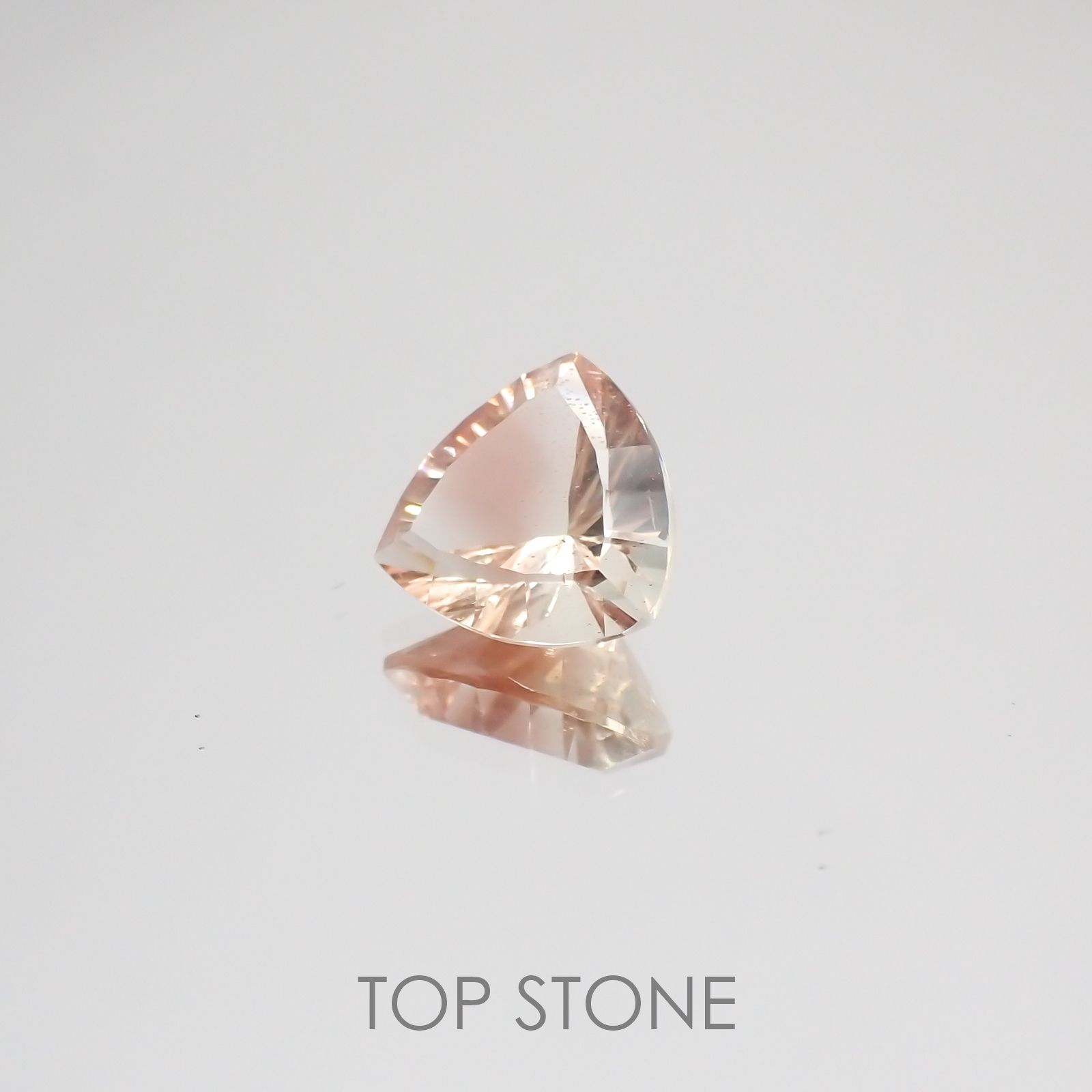 オレゴンサンストーン アメリカ産 ルース 1.46ct[210410425]8.1×7.8mm前後
