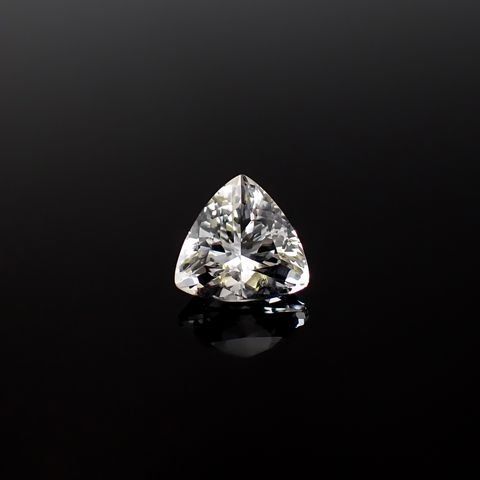 日本水晶 滋賀県田上山大谷河原産 3.04ct / 9.8x10.1mm前後 [260632418]