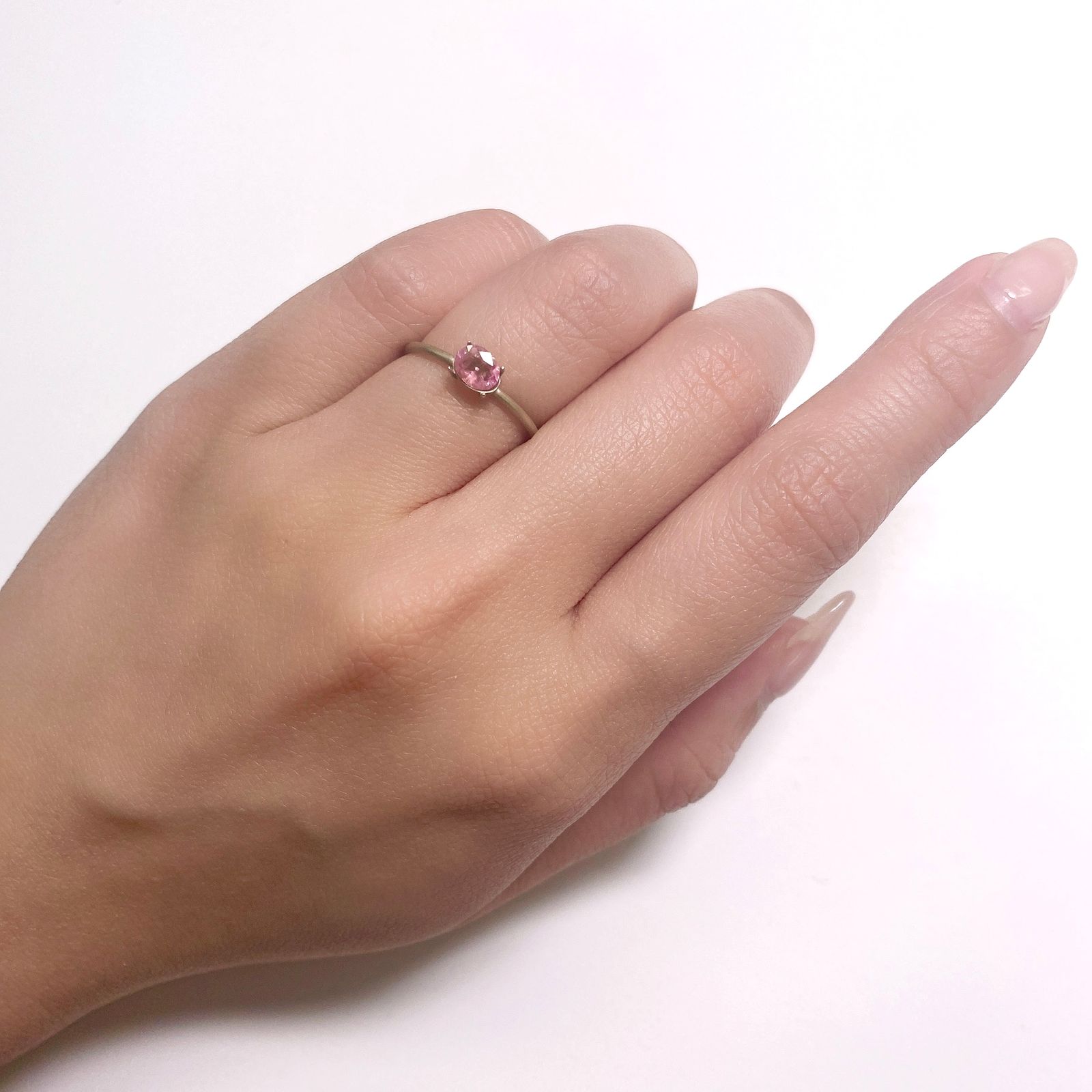 ペツォッタイト(ラズベリル) マダガスカル産 ルース 0.29ct[210611202]5.2×4mm前後