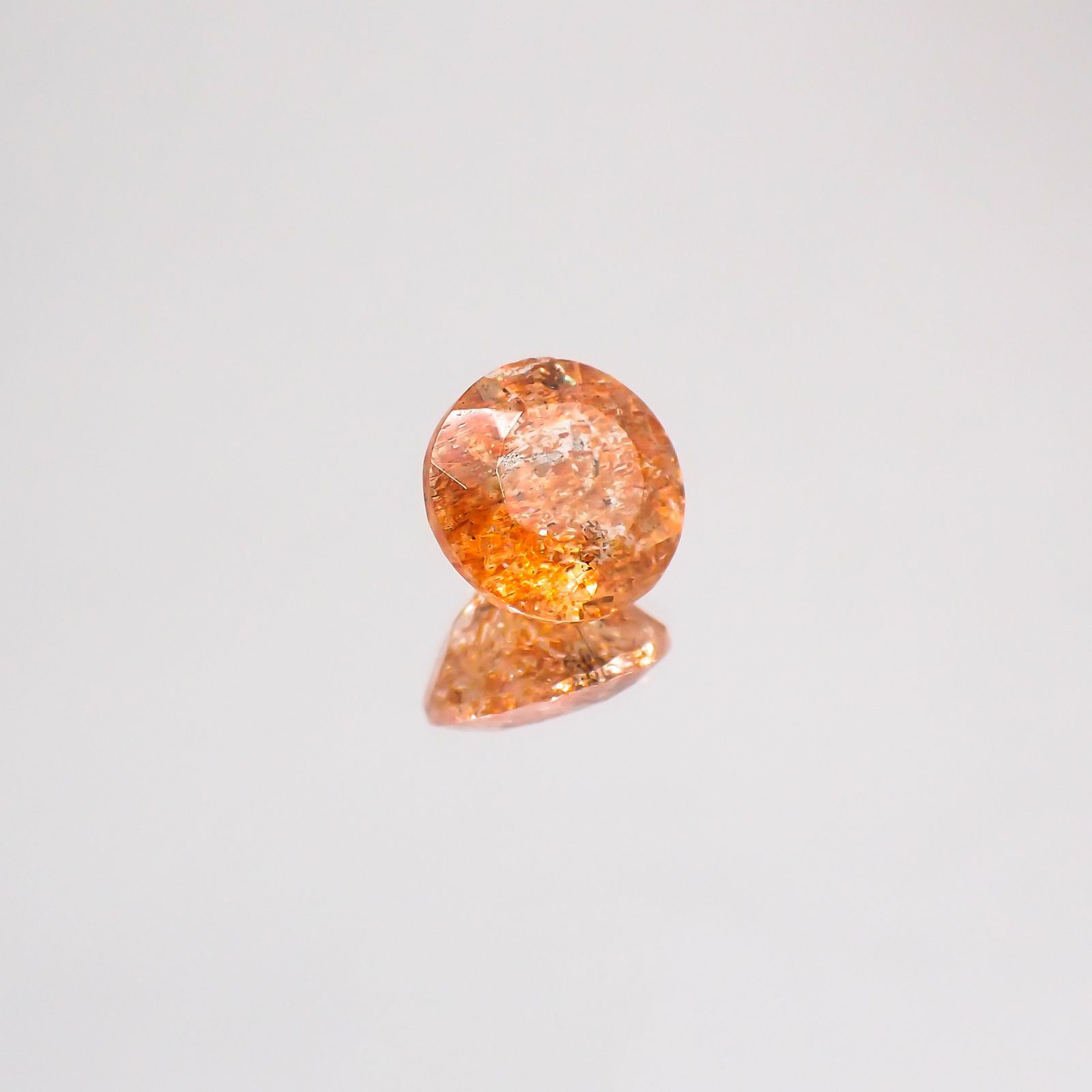 イリュージョンサンストーン(宝石名フェルドスパー) タンザニア産 2.60ct 識別済[210610875]9×8.9mm前後
