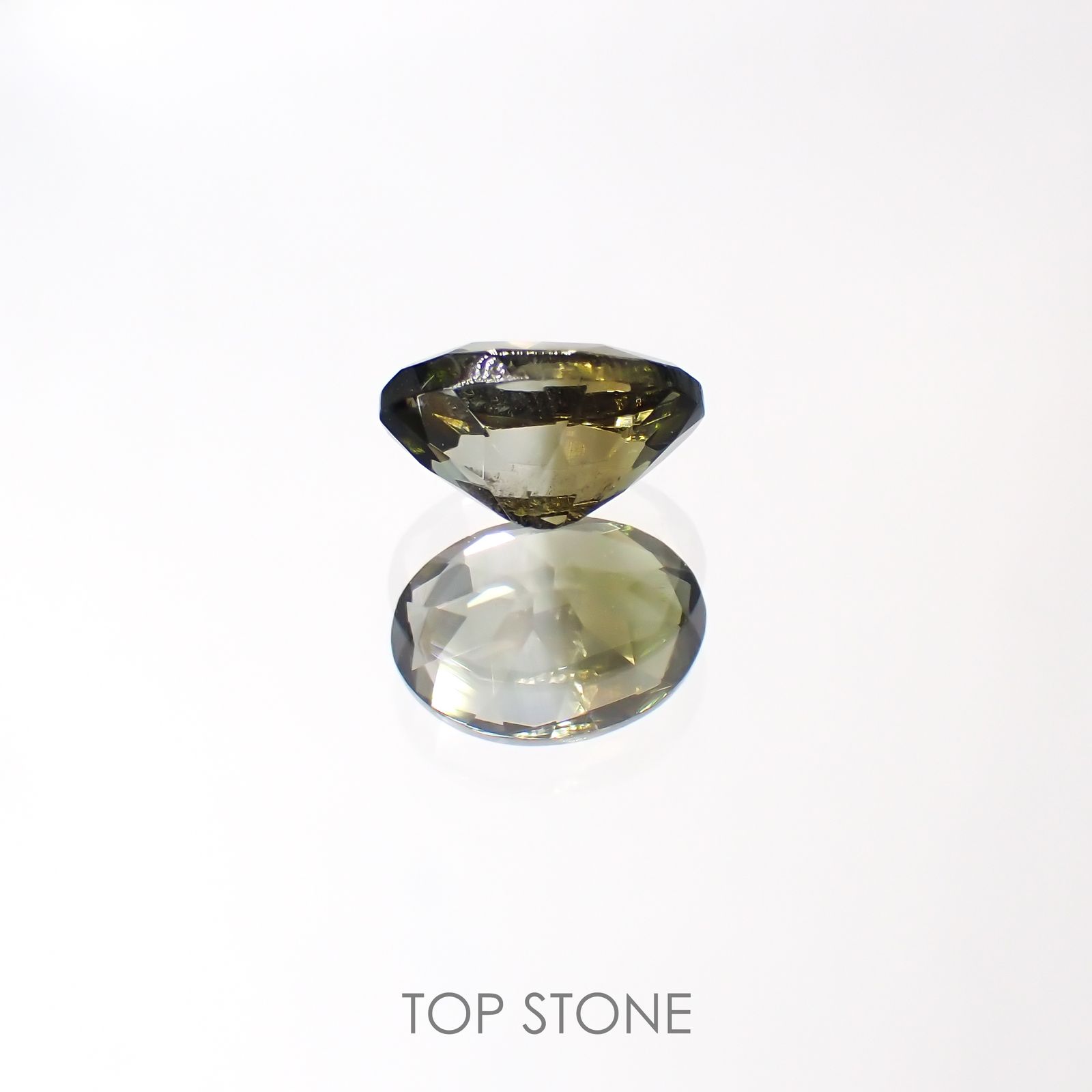 バイカラートルマリン(宝石名バイカラー・トルマリン) ブラジル/アフリカ産 0.91ct 識別済[211013565]7.1×5.1mm前後