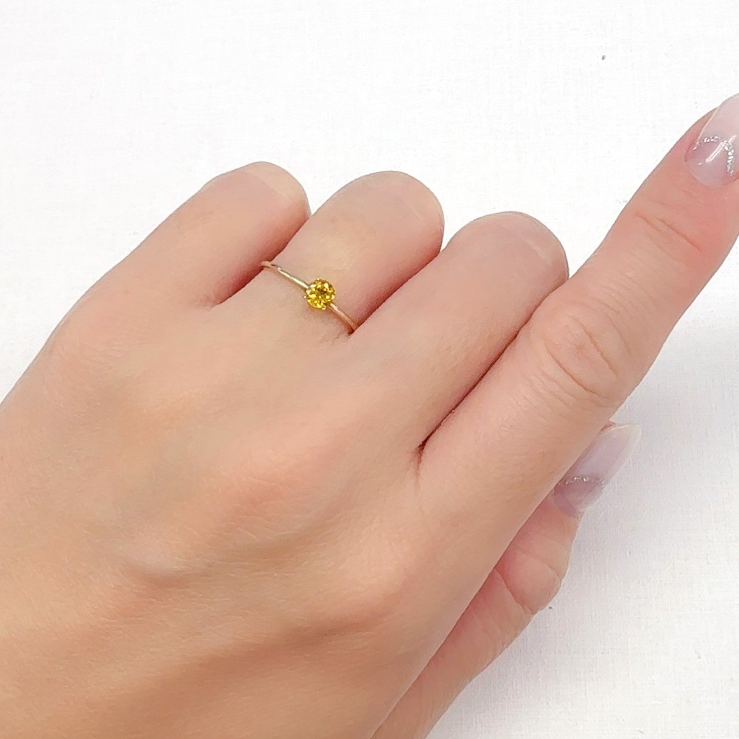 カナリートルマリン ザンビア・カナリー鉱山産 0.24ct[240527815]3.8x3.8mm前後