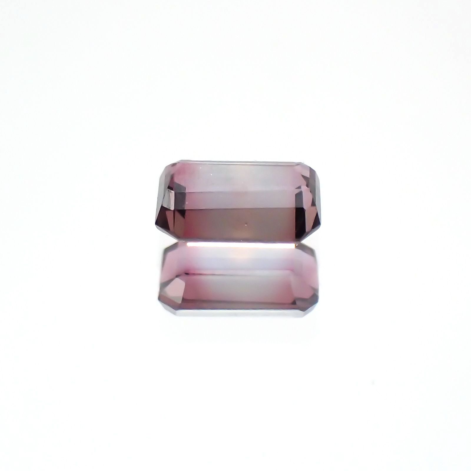 バイカラーサファイア(宝石名バイカラー・サファイア) タンザニア産 0.23ct 識別済[21069755]4×2.8mm前後
