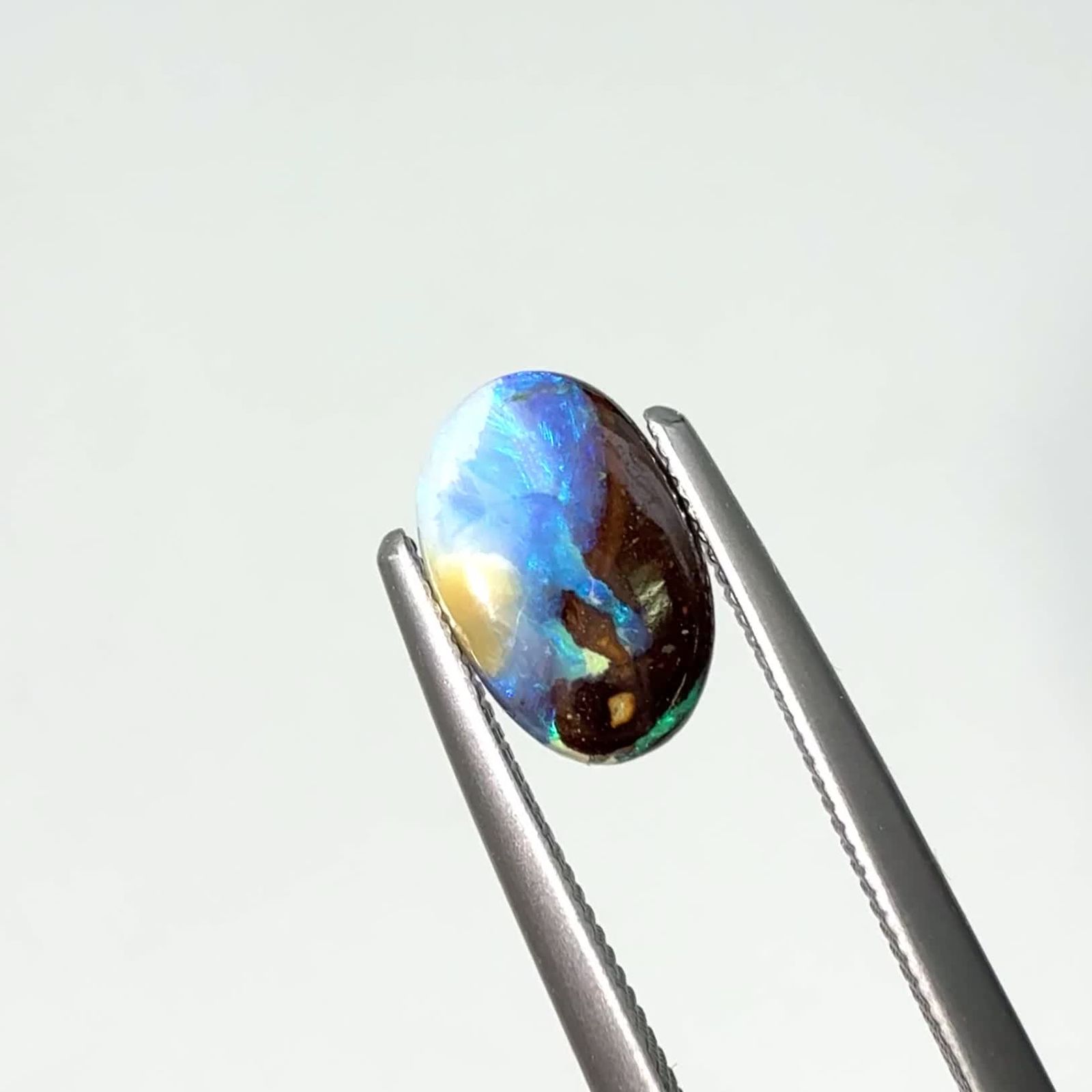 ボルダーオパール オーストラリア産 0.61ct [250330123]8.6x5.7mm前後