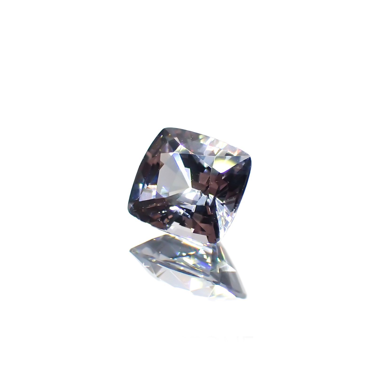 プラチナスピネル(宝石名スピネル)ビルマ産 0.88ct 識別済[250114113]5.7x5.2mm前後
