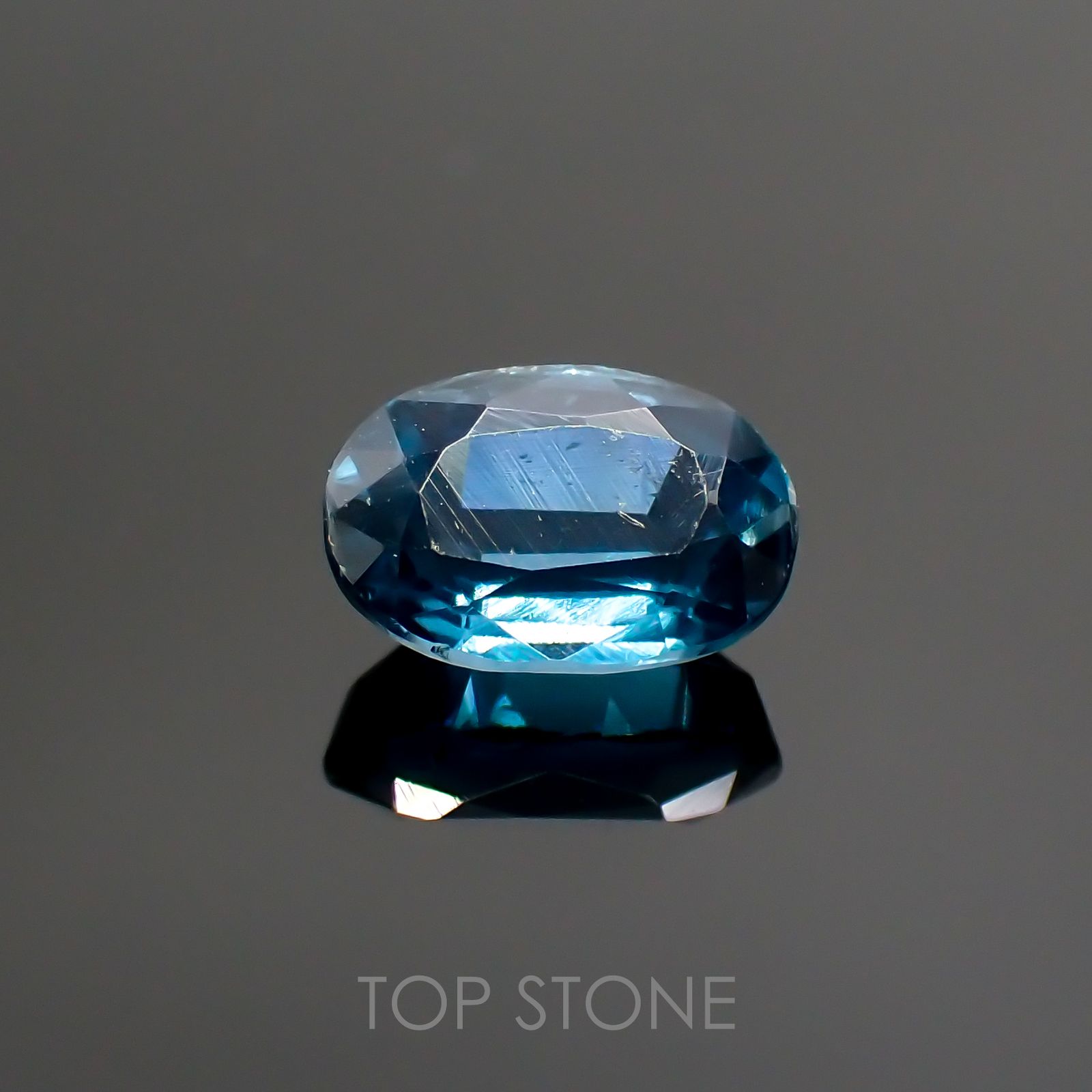 オーシャンブルーカイヤナイト(宝石名カイヤナイト) ネパール産 0.71ct 識別済[210711423]6.2×4mm前後