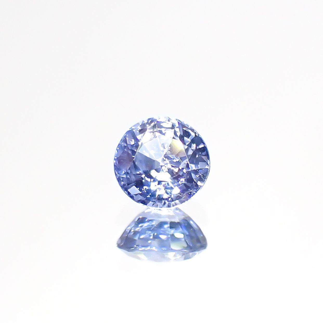 アイスブルーサファイア(宝石名サファイア)スリランカ/マダガスカル産 0.77ct 識別済[220515956]5.3x5.2mm前後