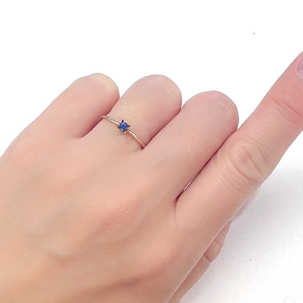 ベニトアイト アメリカ・カリフォルニア州産 0.089ct[240527387]2.7x2.7mm前後