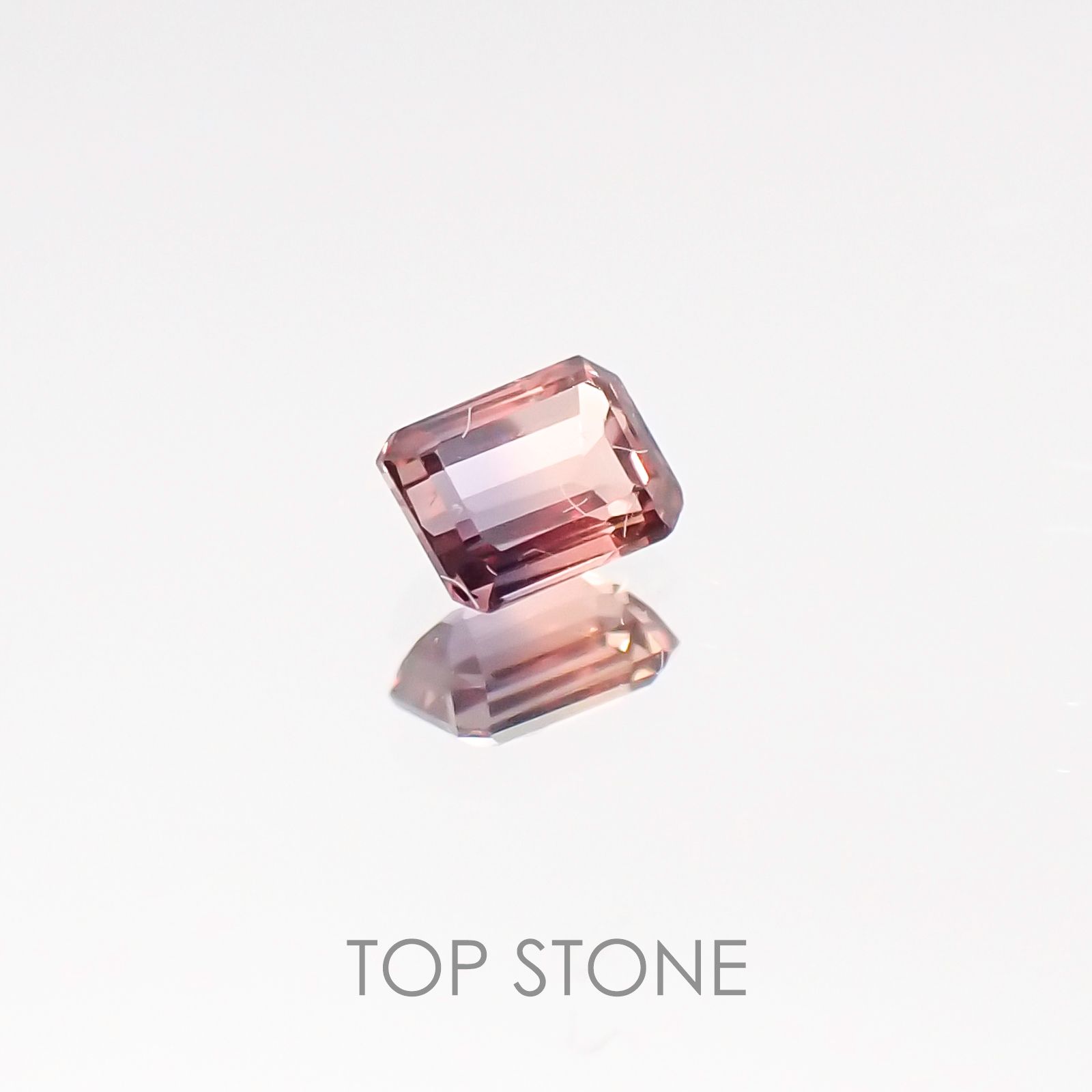 バイカラーサファイア タンザニア産 ルース 0.19ct[20106706]3.4×2.7mm前後