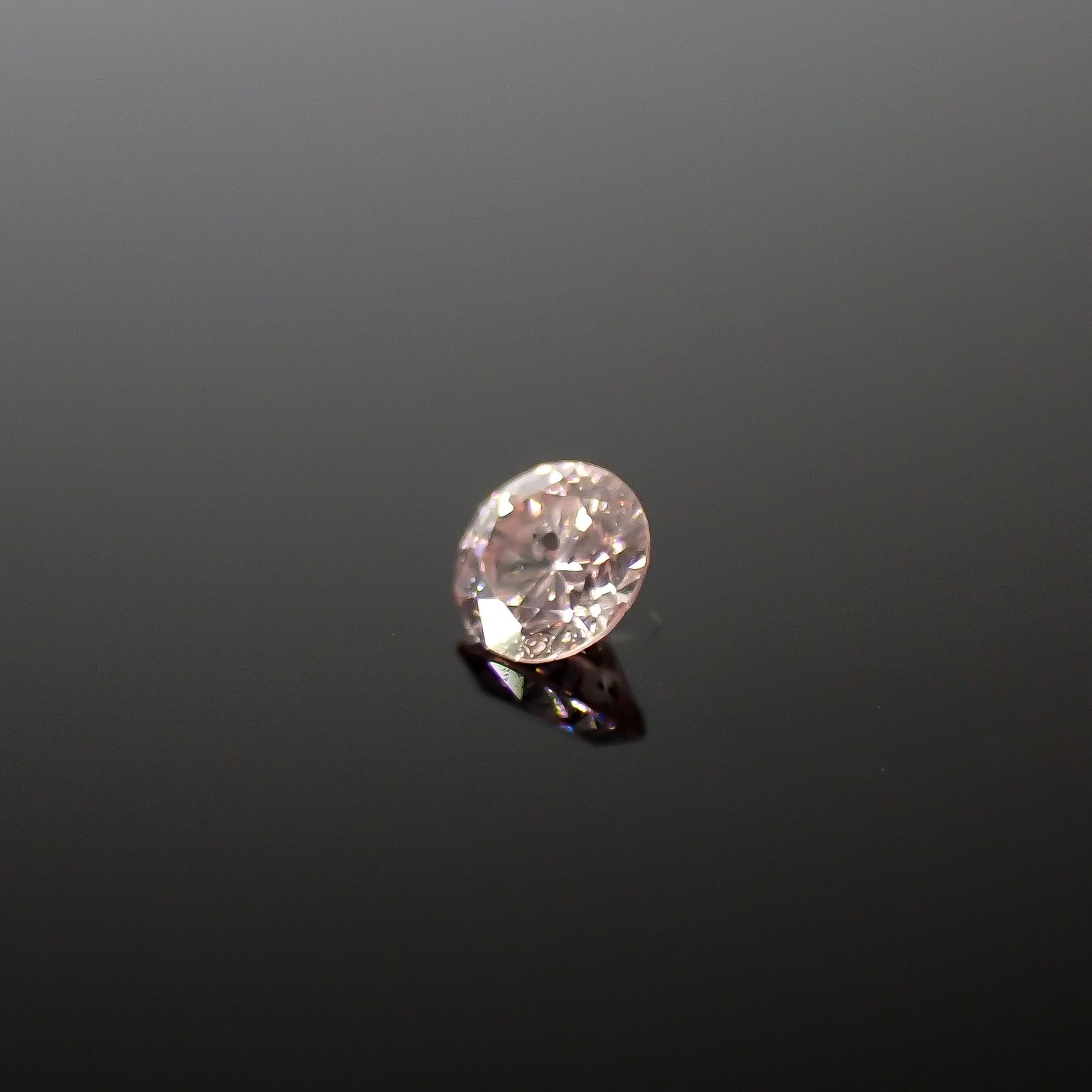 ピンクダイヤモンド(宝石名ダイアモンド I-1/FANCY ORANGY PINK) 0.100ct ソ付(CGL)[240427044]2.93x2.97mm前後