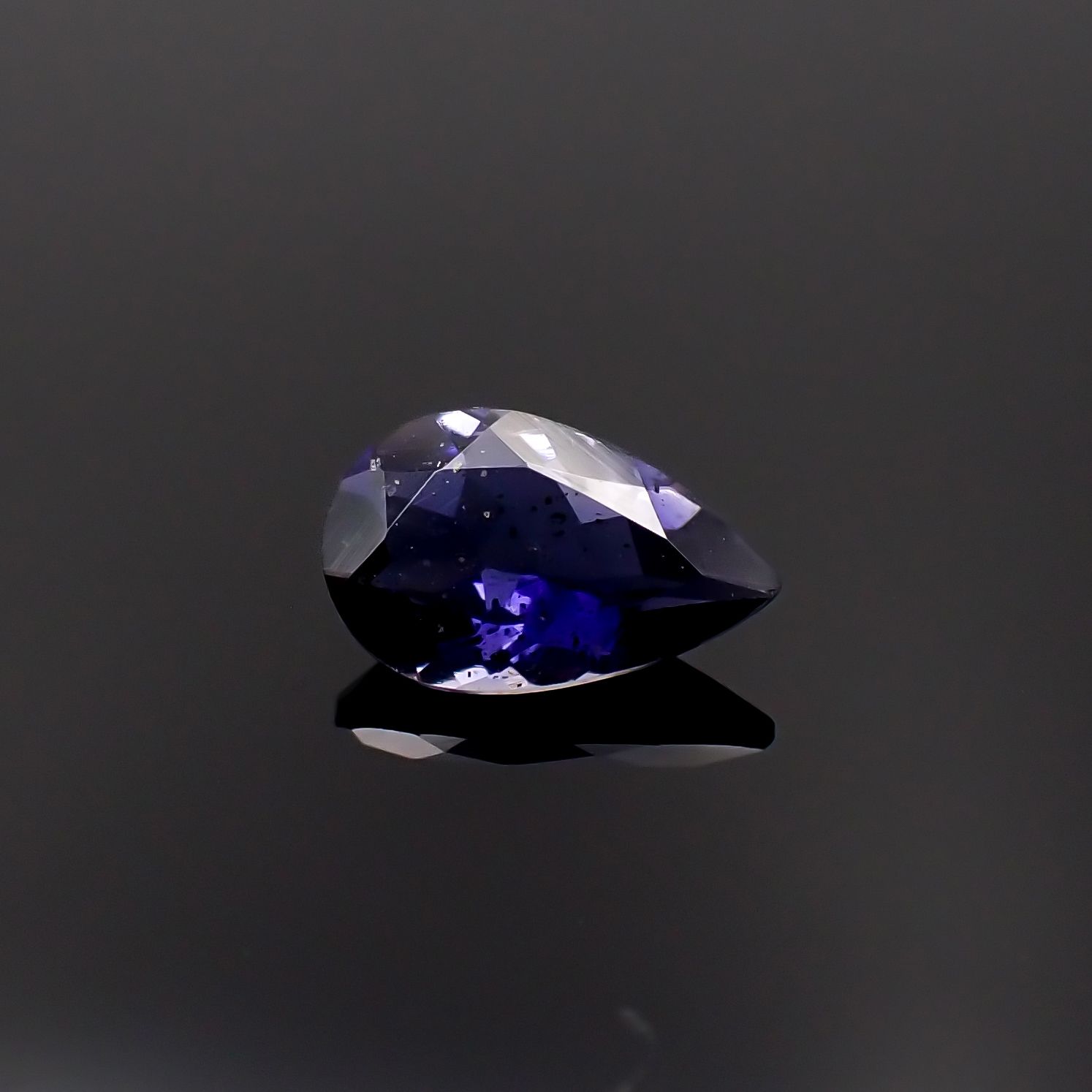 アイオライトサンストーン インド/ブラジル産 0.59ct[230923334]7.9x5.1mm前後