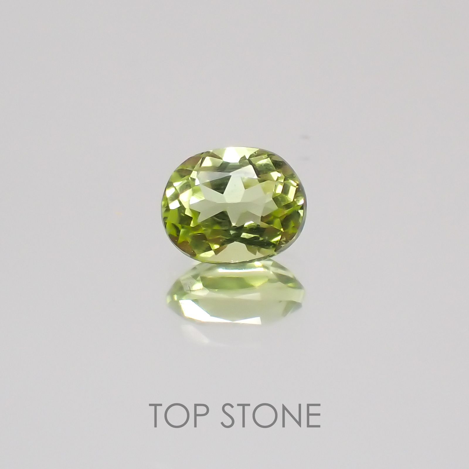 グリーンエンスタタイト カメルーン産 ルース 0.36ct[20128854]4.8×3.8mm前後