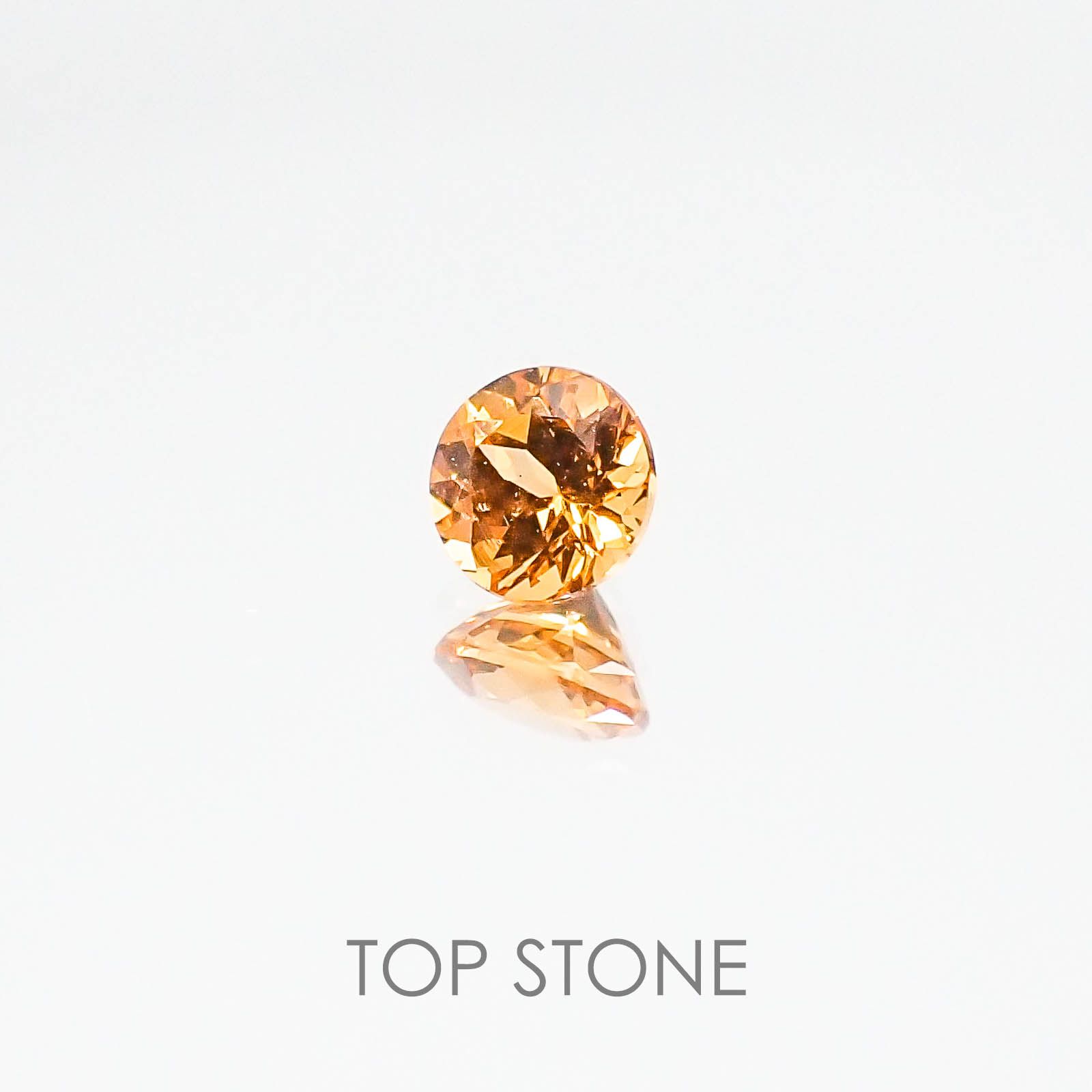 スペサルティンガーネット マンダリンオレンジカラー(宝石名スペサルティン・ガーネット) ケニア産 0.35ct 識別済[20084398]3.9×3.9mm前後