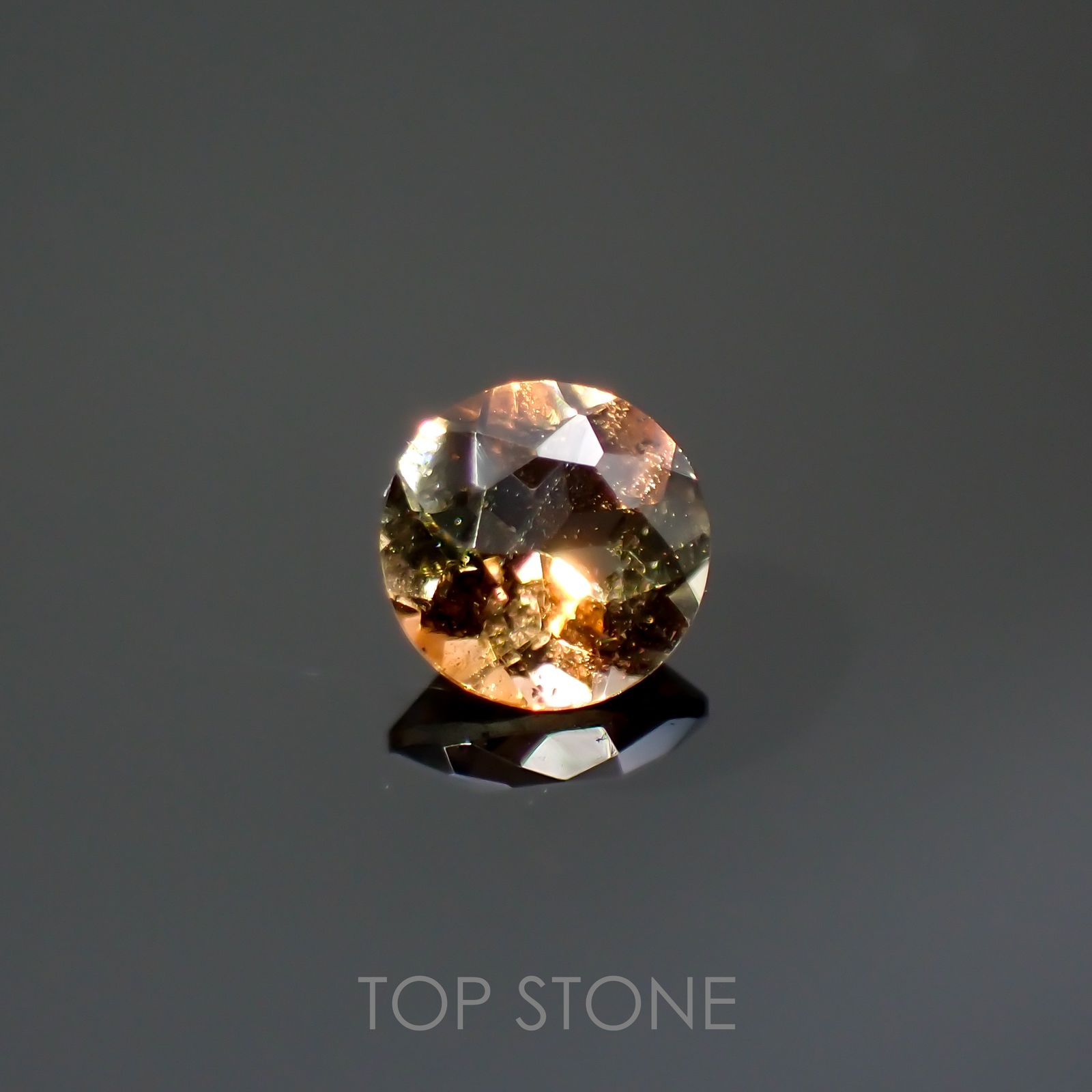 アンダリュサイト(宝石名アンダリュサイト)スリランカ/モザンビーク産 0.16ct 識別済[220114412]3.4x3.4mm前後