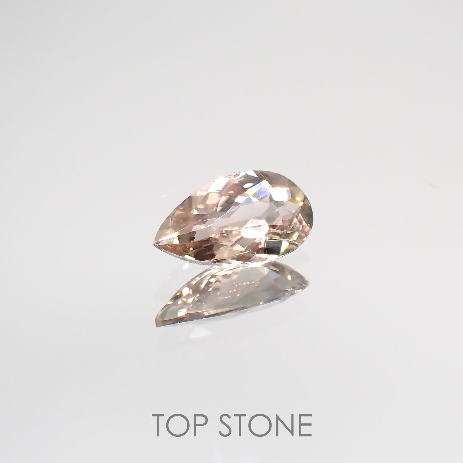 ダイアスポア カラーチェンジ(宝石名ダイアスポア) トルコ産 0.87ct 識別済[210912419]8.7×5.1mm前後