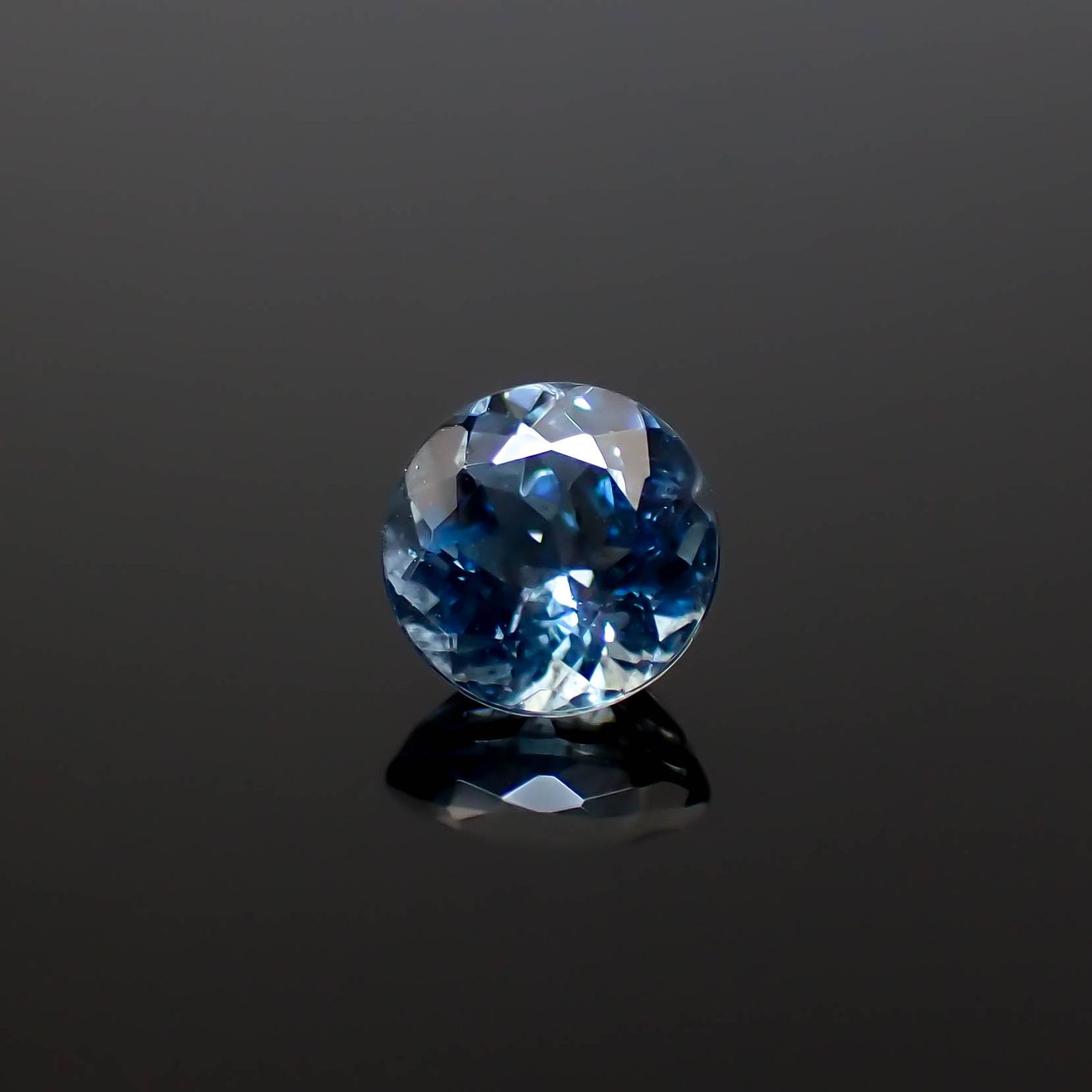 サンタマリアアクアマリン ブラジル産 0.61ct [250329932]5.5x5.4mm前後