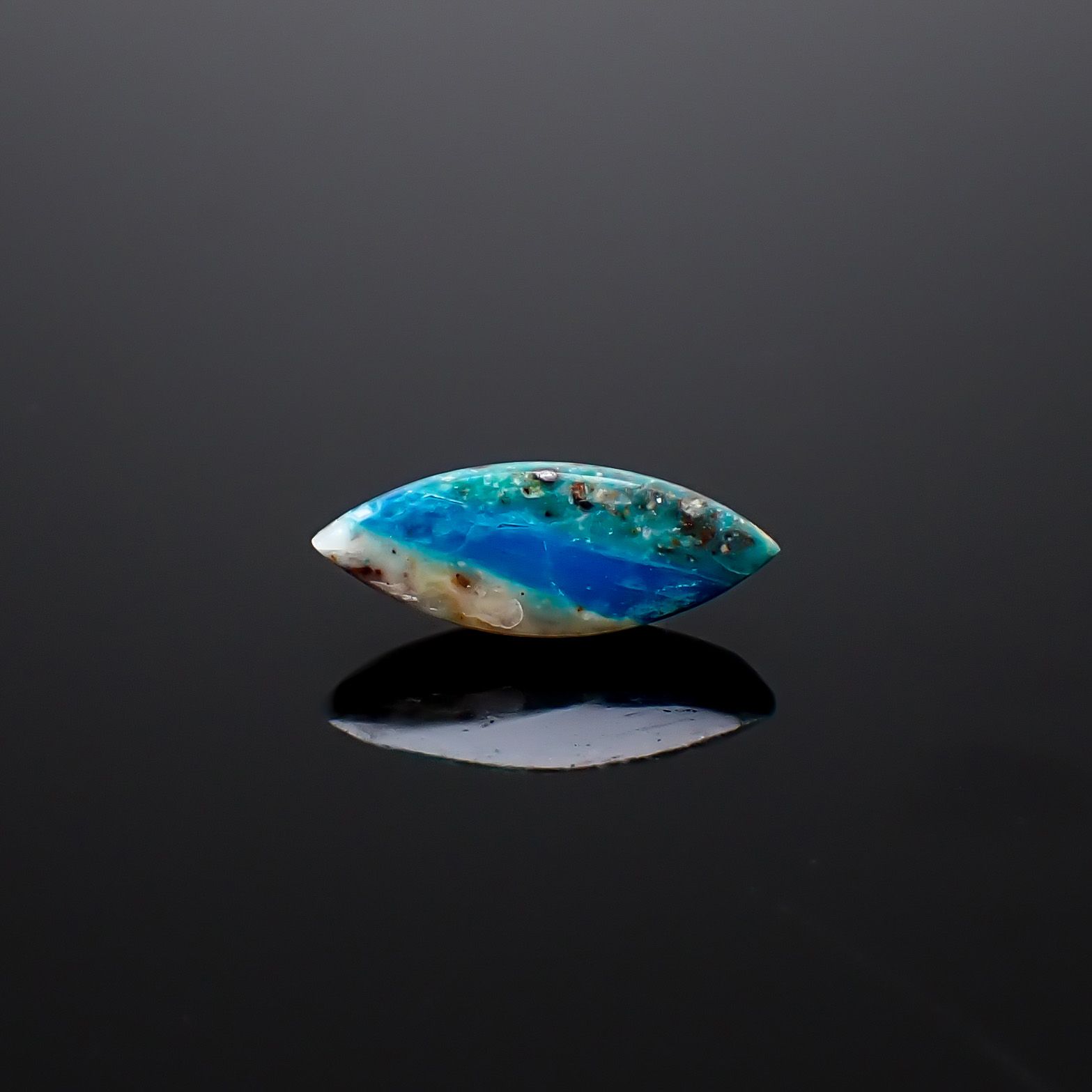 ブルーオパール ペルー産 3.53ct / 18.2x6.8mm前後 [260933092]