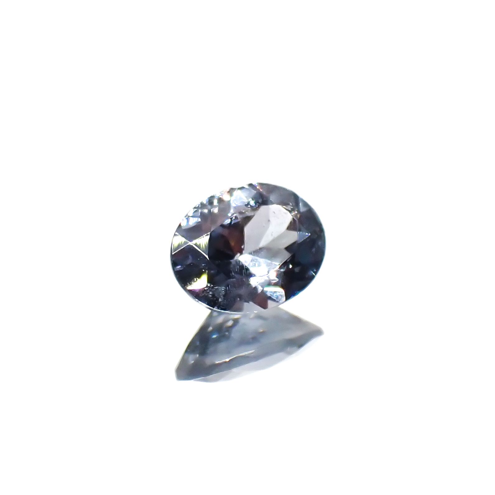 ベキリーブルーガーネット（カラーチェンジガーネット アレキタイプ） マダガスカル・ベキリー産 0.39ct[230923548]5.1x3.9mm前後