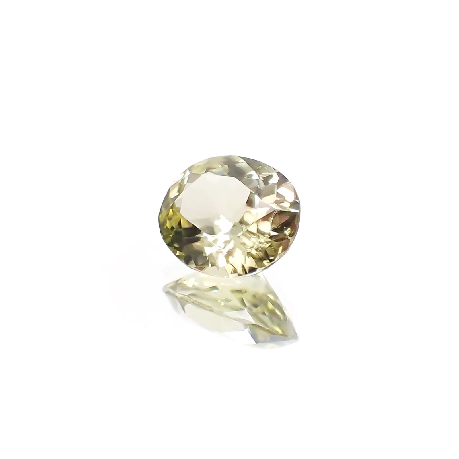 シンハライト(宝石名シンハライト) スリランカ産 識別済 0.71ct / 6.2×5.1mm前後 [260410696]