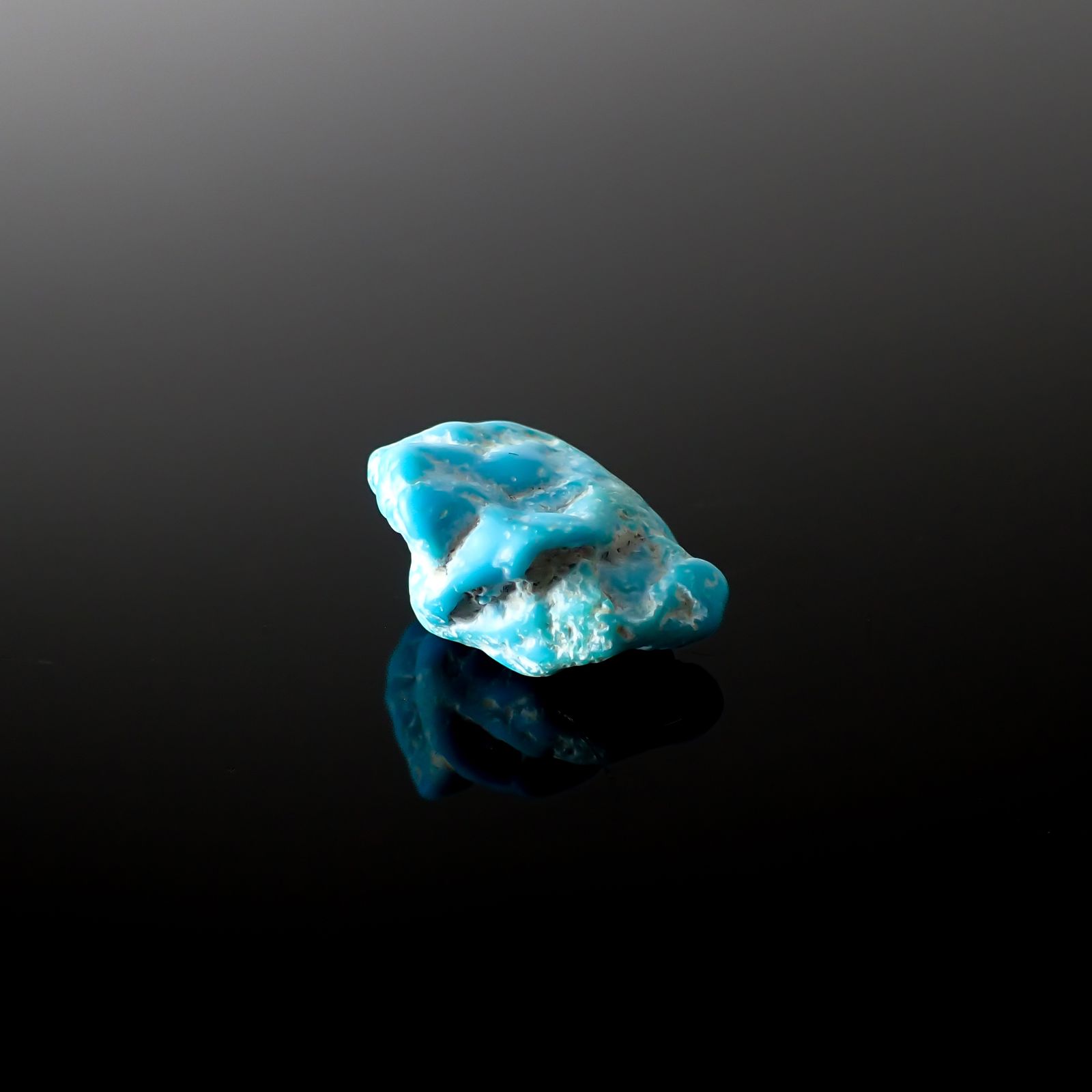 ターコイズ 原石 アメリカ・アリゾナ州キングマン産 11.78ct[240226377]19.2x16.5mm前後