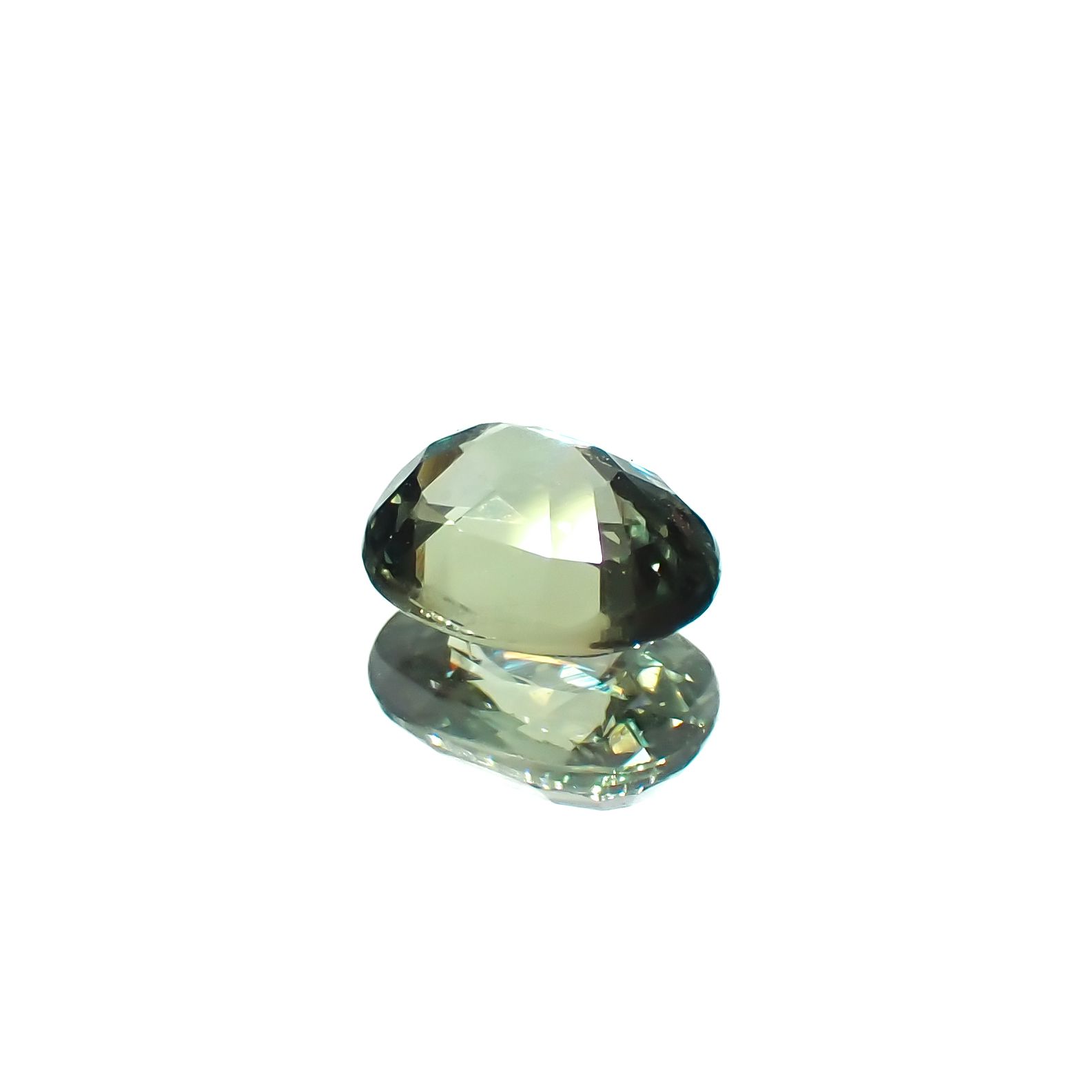 アレキサンドライト(宝石名アレキサンドライト)タンザニア産 0.51ct 識別済[230321357]5.3x4.1mm前後