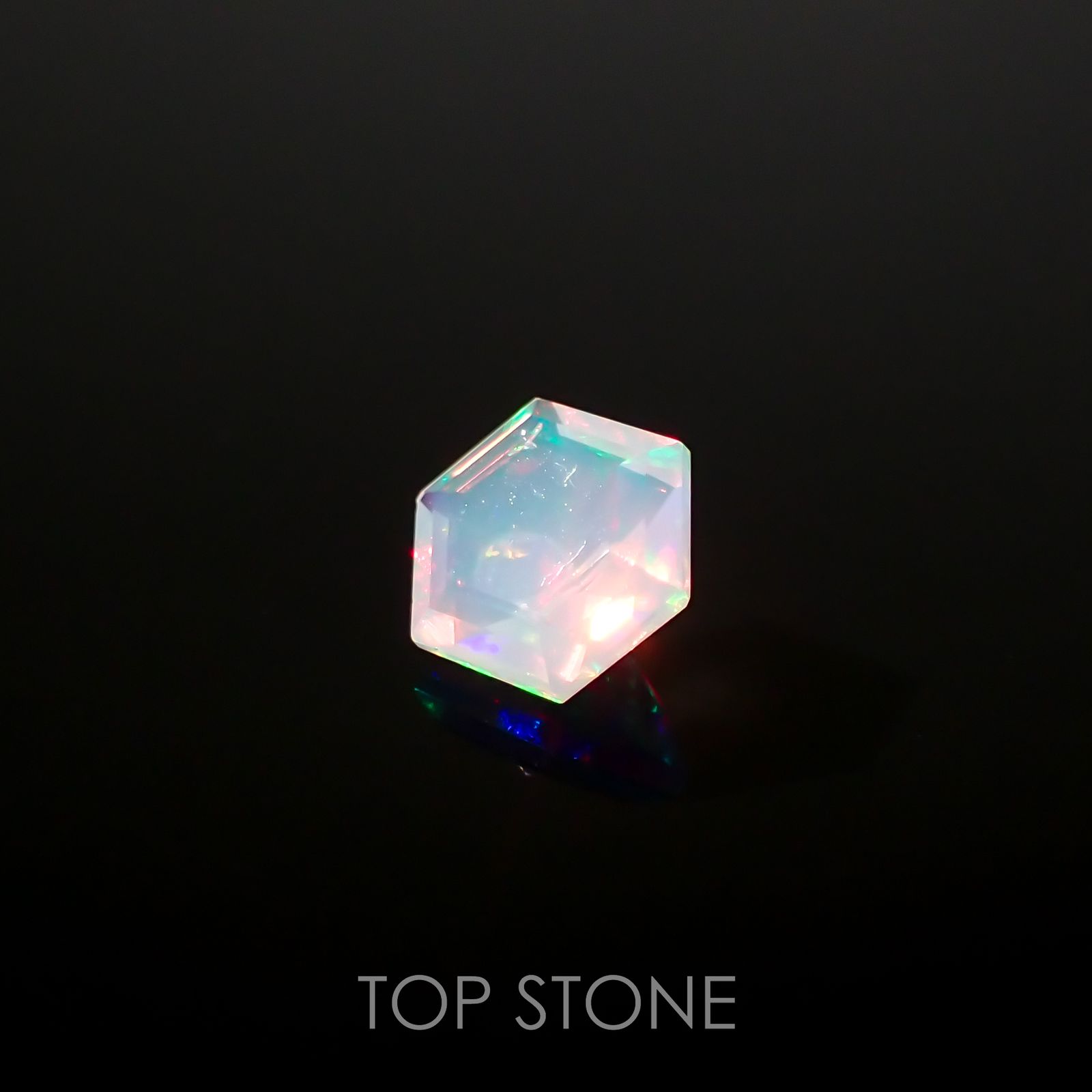 ◇ヘキサゴンカット◇エチオピアオパール(宝石名オパール)エチオピア産 0.29ct 識別済[220115473]4.8x4.7mm前後