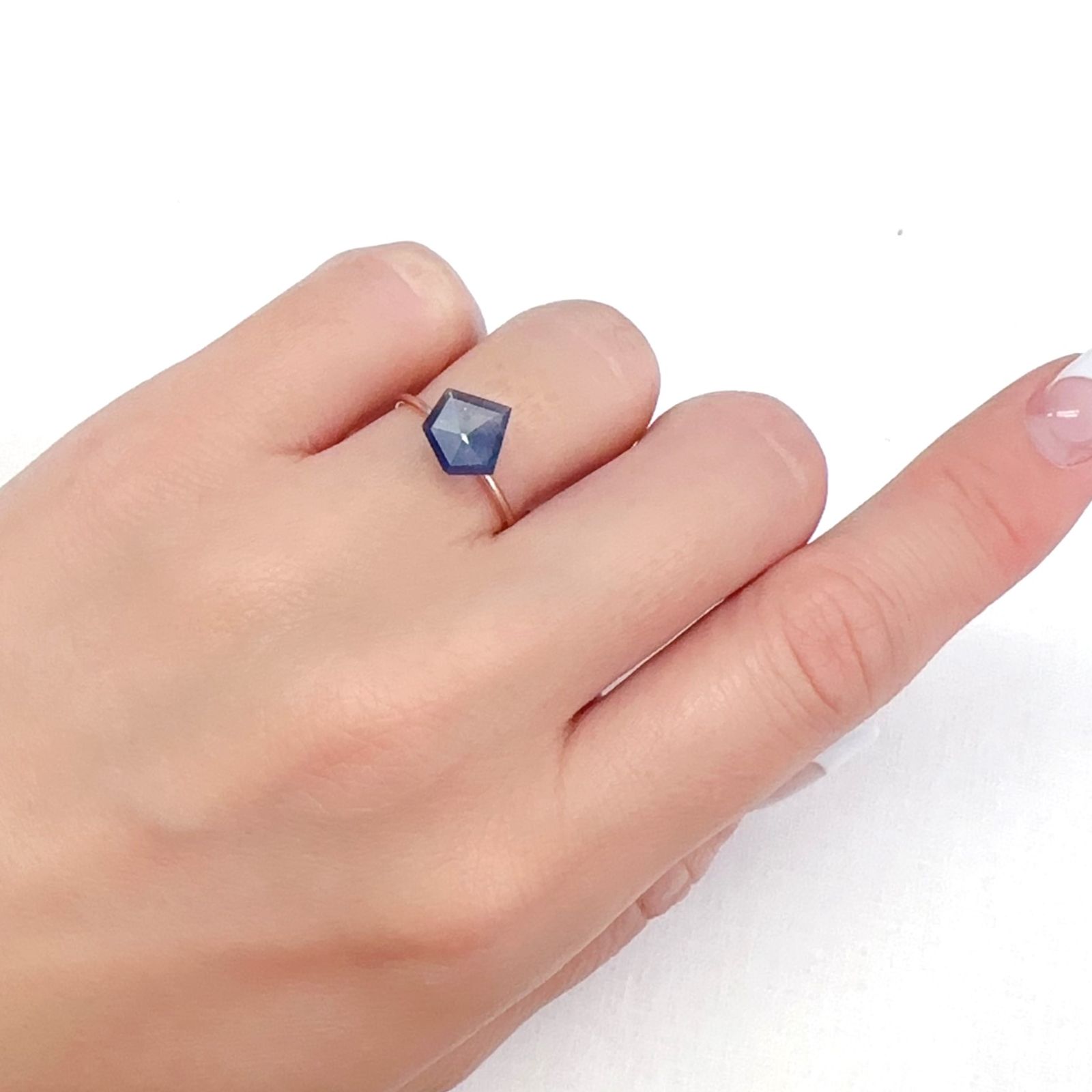 ◇カスタムカット◇サファイア(宝石名サファイア)マダガスカル産 1.10ct 識別済[231225187]8.4x9mm前後