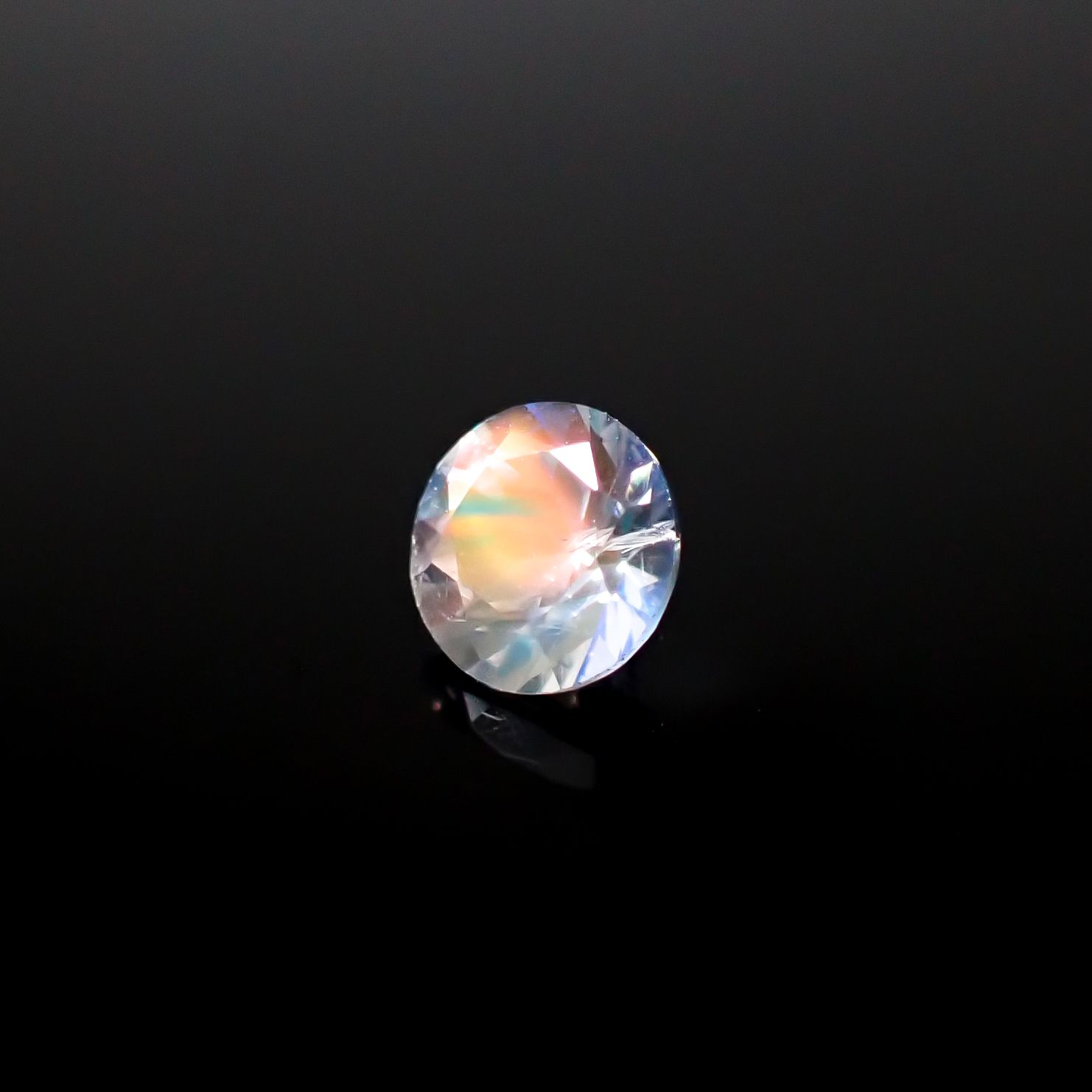 レインボームーンストーン(宝石名ラブラドライト)マダガスカル産 0.23ct 識別済[250129798]4x4mm前後