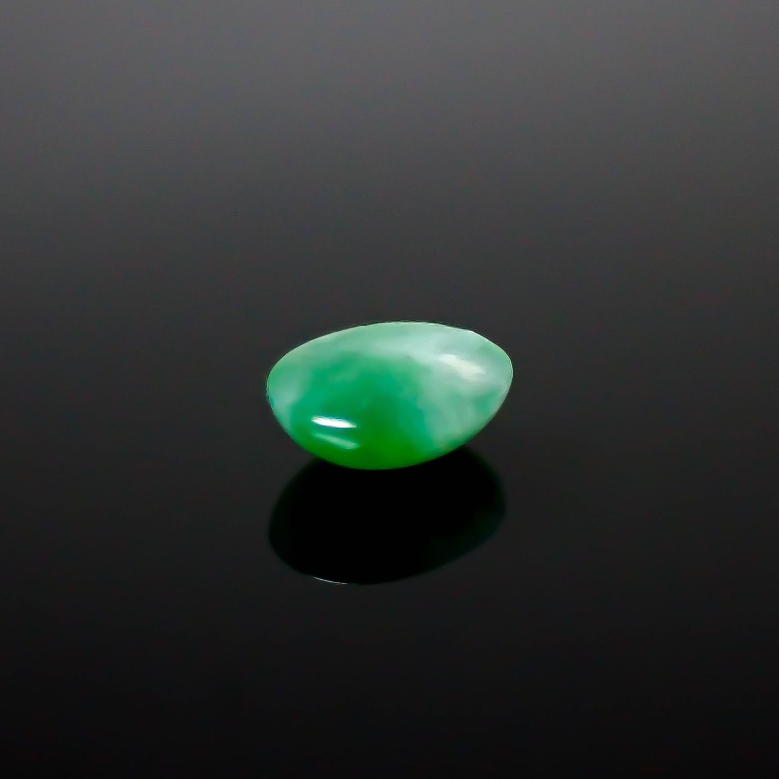 翡翠 ビルマ産 0.56ct [250430307]5.9x4.7mm前後