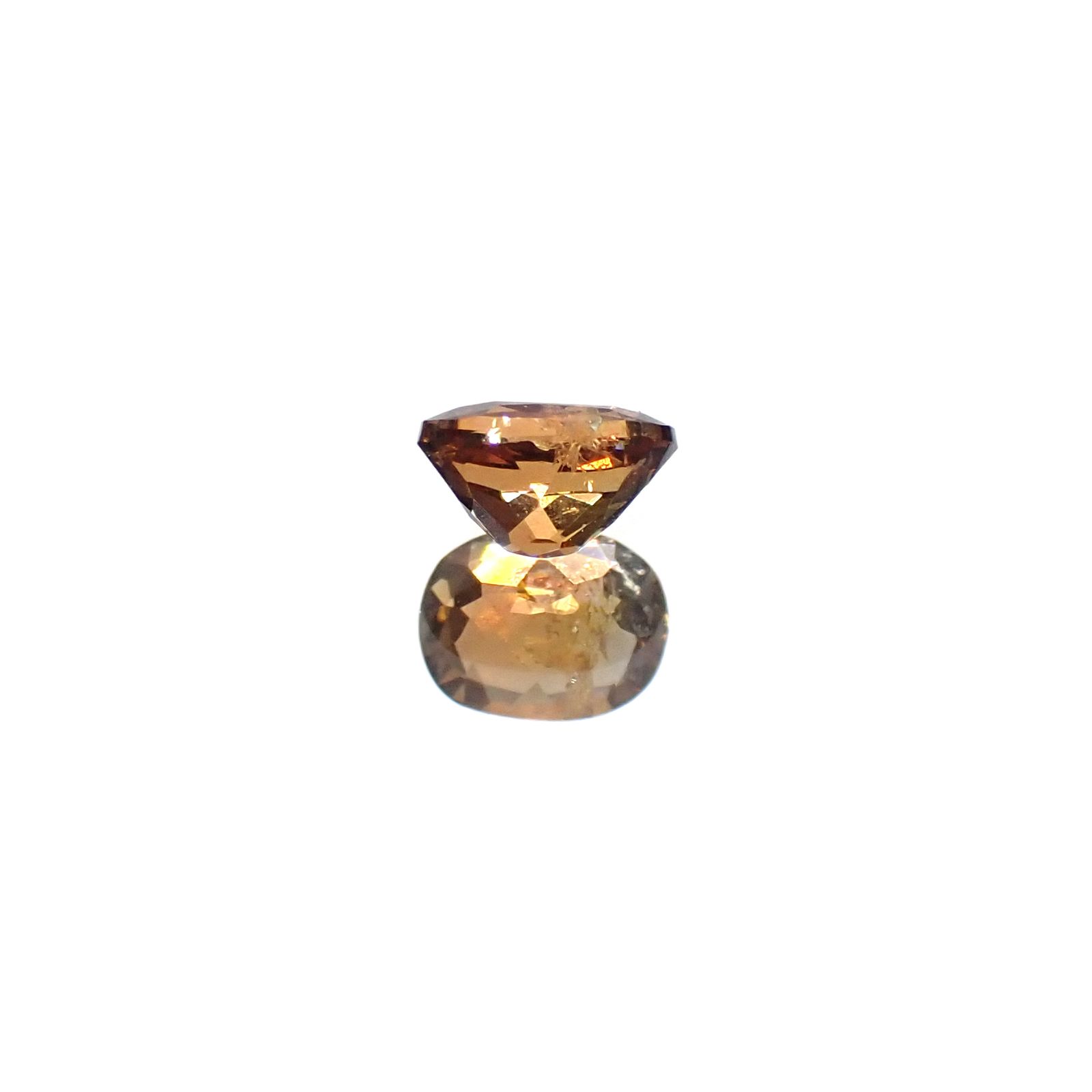 ゴールデンアイオライト マダガスカル産 0.20ct[240527659]4.3x3.3mm前後